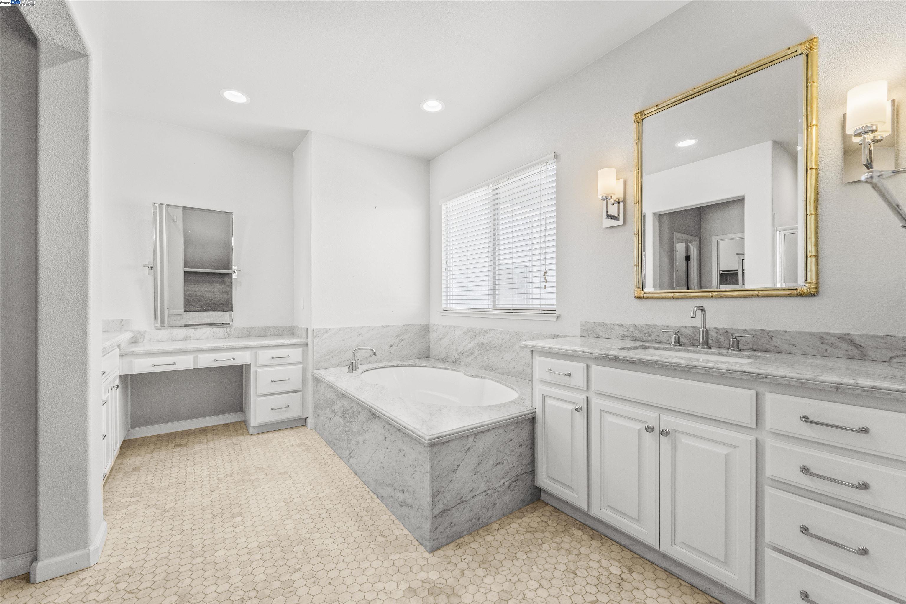 Detail Gallery Image 47 of 59 For 3684 Otter Brook Loop, Discovery Bay,  CA 94505 - 4 Beds | 3/1 Baths
