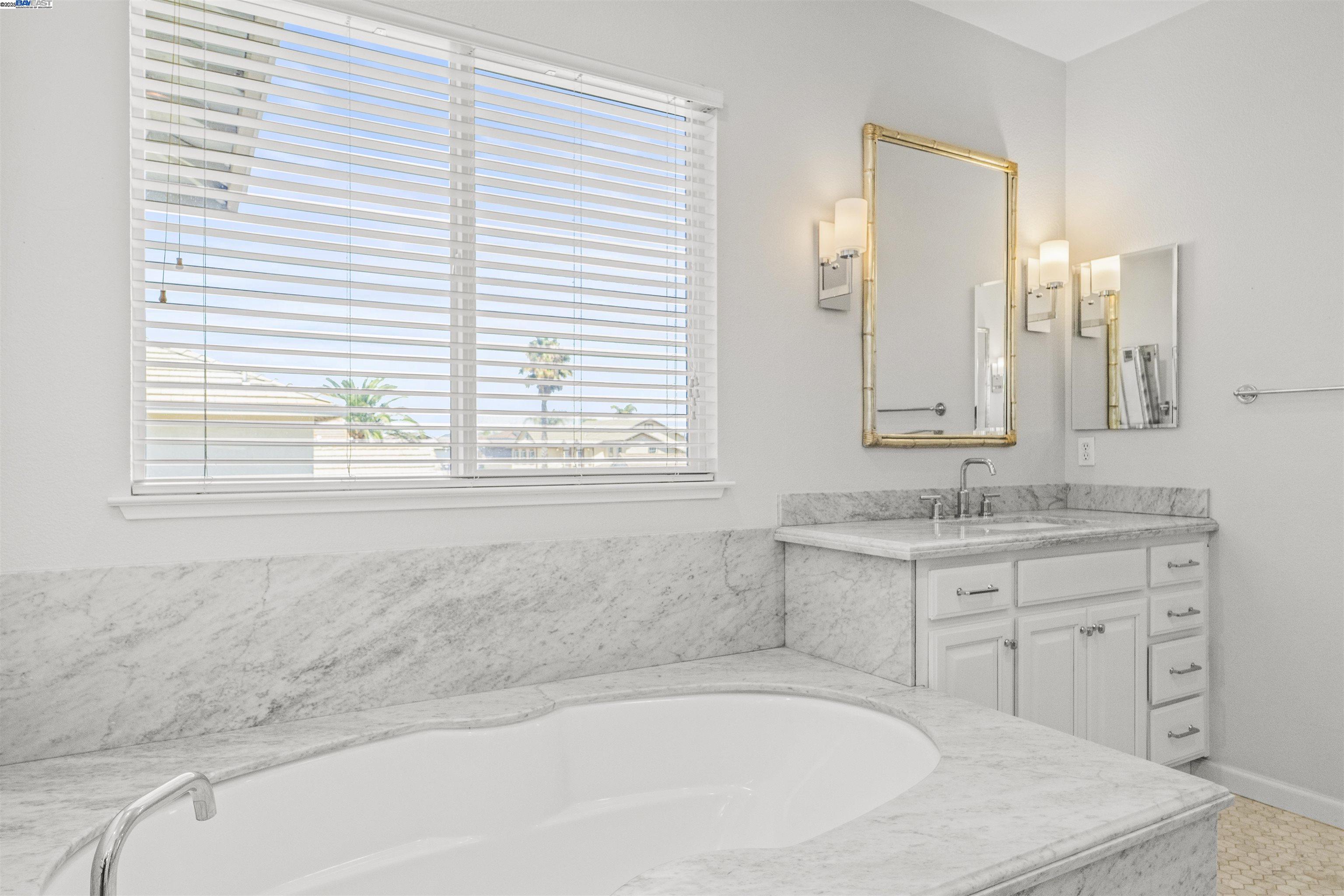 Detail Gallery Image 49 of 59 For 3684 Otter Brook Loop, Discovery Bay,  CA 94505 - 4 Beds | 3/1 Baths