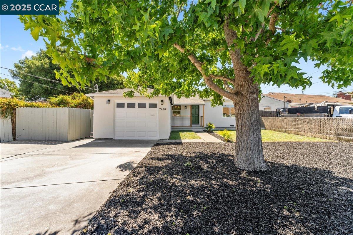 Detail Gallery Image 2 of 24 For 2428 Clare St, San Pablo,  CA 94806 - 2 Beds | 1 Baths