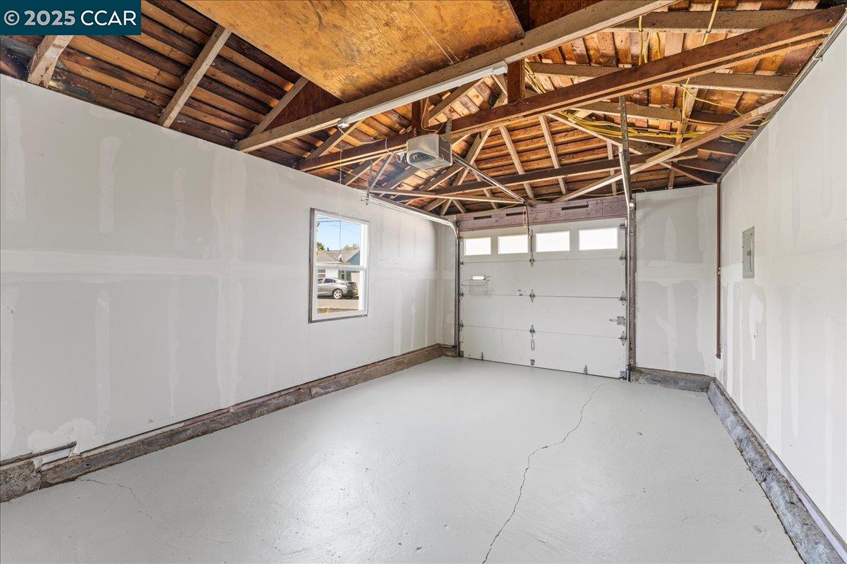 Detail Gallery Image 5 of 24 For 2428 Clare St, San Pablo,  CA 94806 - 2 Beds | 1 Baths
