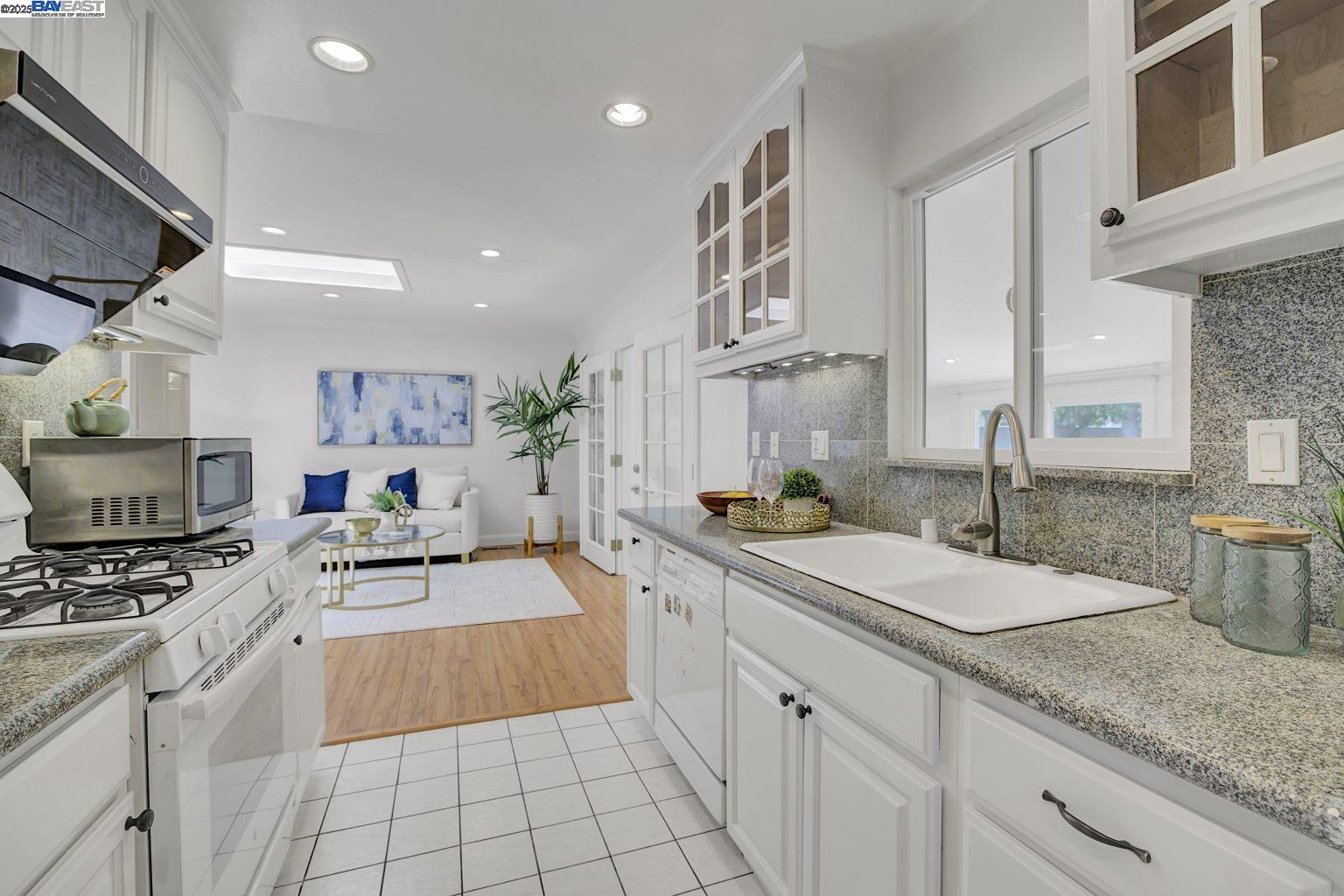Detail Gallery Image 11 of 39 For 41025 Pajaro Dr, Fremont,  CA 94539 - 4 Beds | 2 Baths