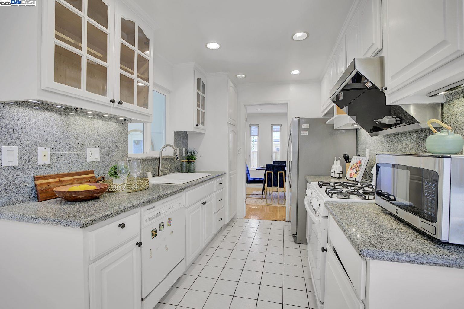 Detail Gallery Image 9 of 39 For 41025 Pajaro Dr, Fremont,  CA 94539 - 4 Beds | 2 Baths