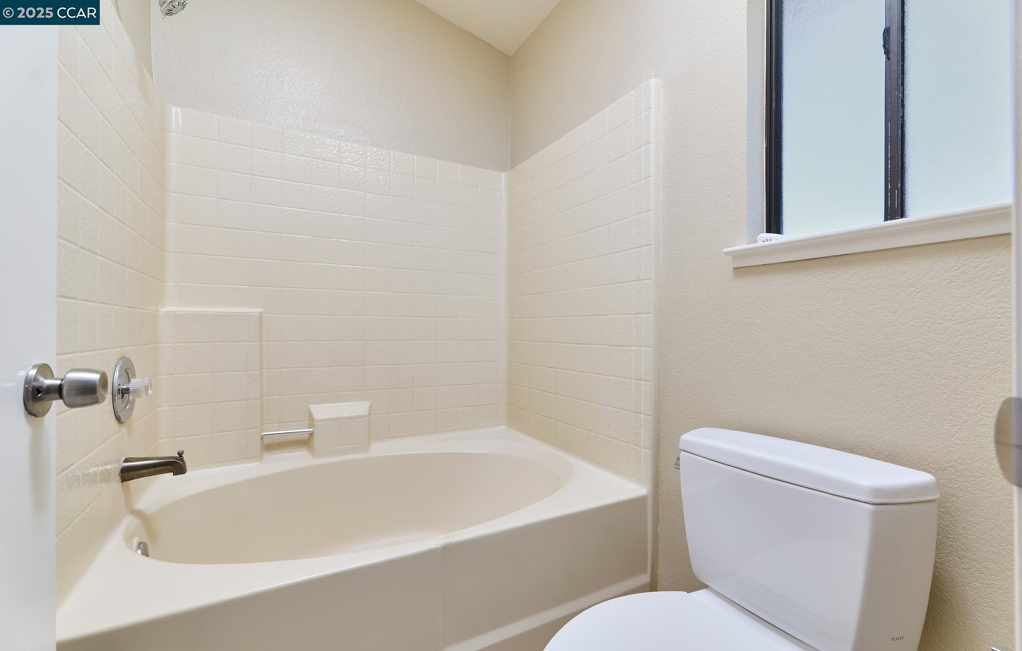 Detail Gallery Image 14 of 26 For 2728 Almondridge Dr, Antioch,  CA 94509 - 4 Beds | 3 Baths