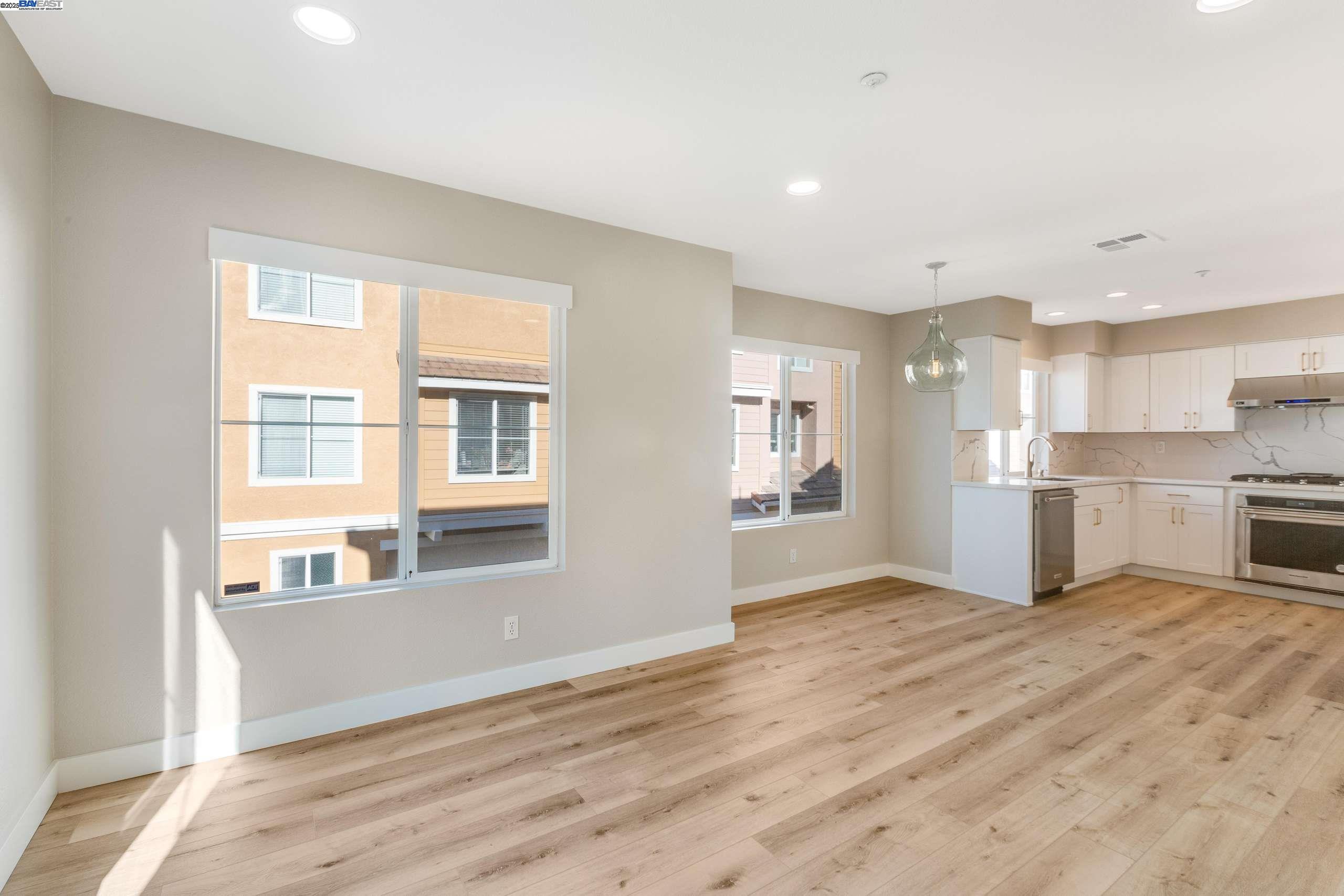 Detail Gallery Image 31 of 50 For 4579 Mangrove Dr, Dublin,  CA 94568 - 3 Beds | 2/1 Baths