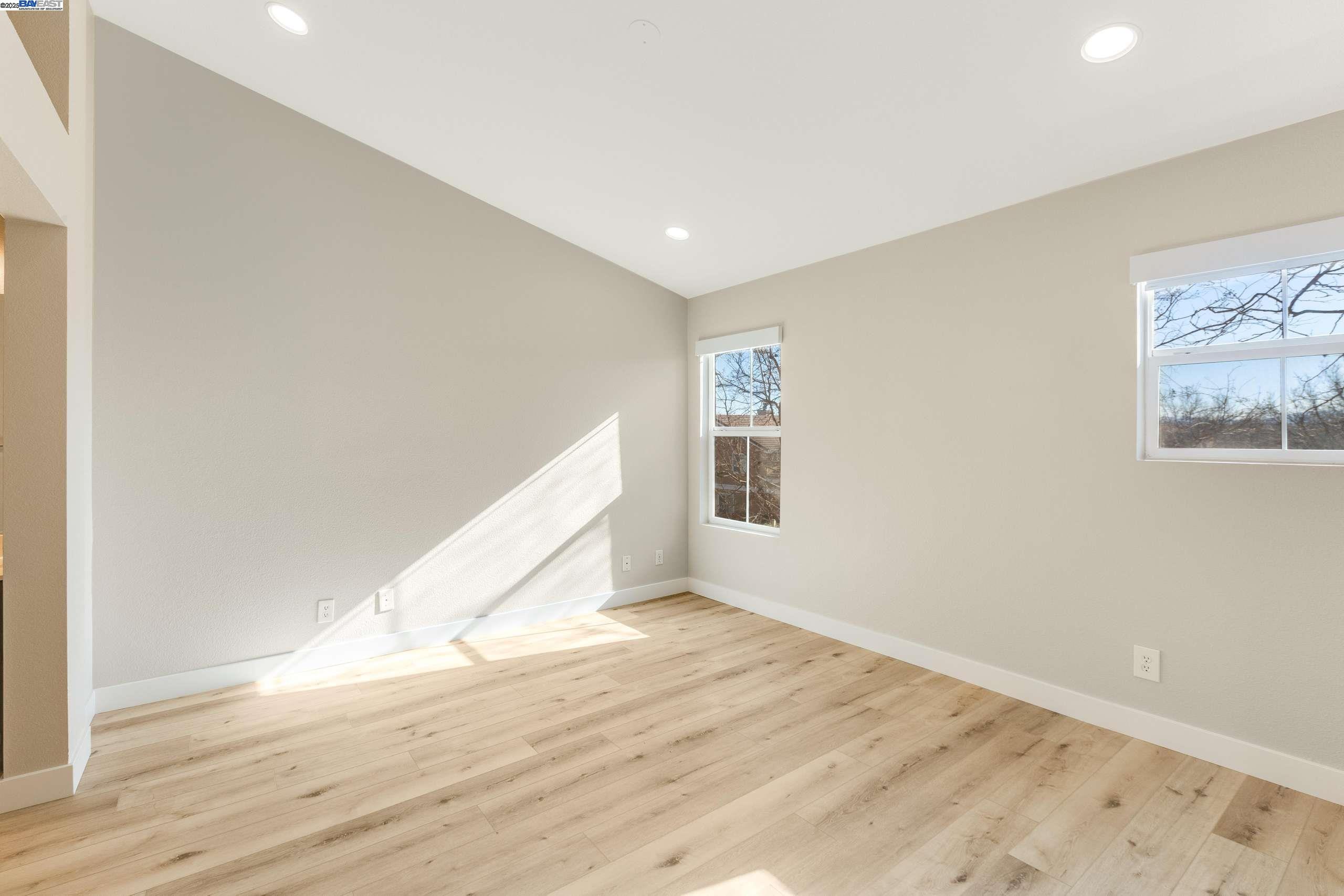 Detail Gallery Image 32 of 50 For 4579 Mangrove Dr, Dublin,  CA 94568 - 3 Beds | 2/1 Baths