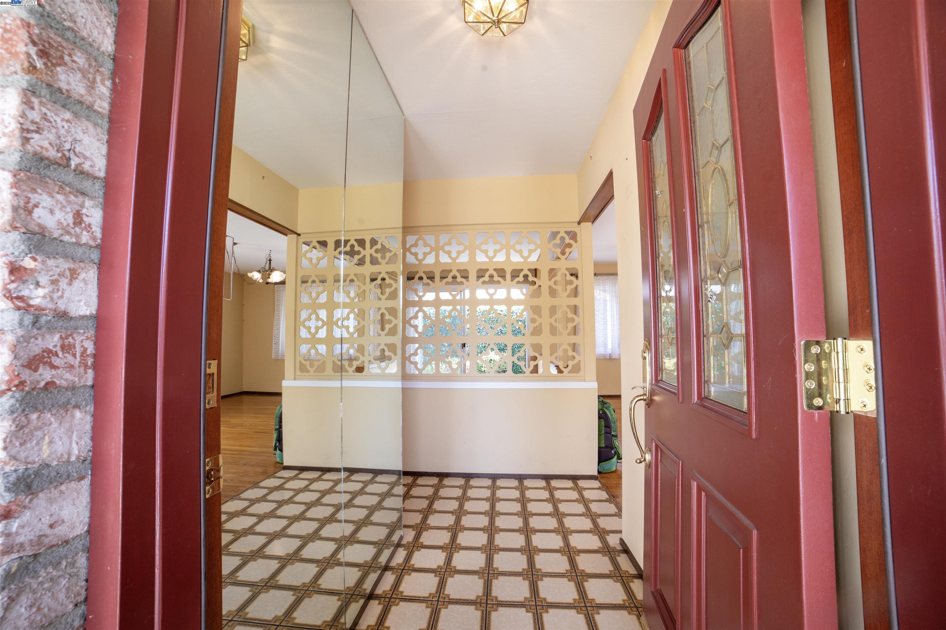 Detail Gallery Image 2 of 26 For 5083 Miramar, San Jose,  CA 95129 - 3 Beds | 2 Baths