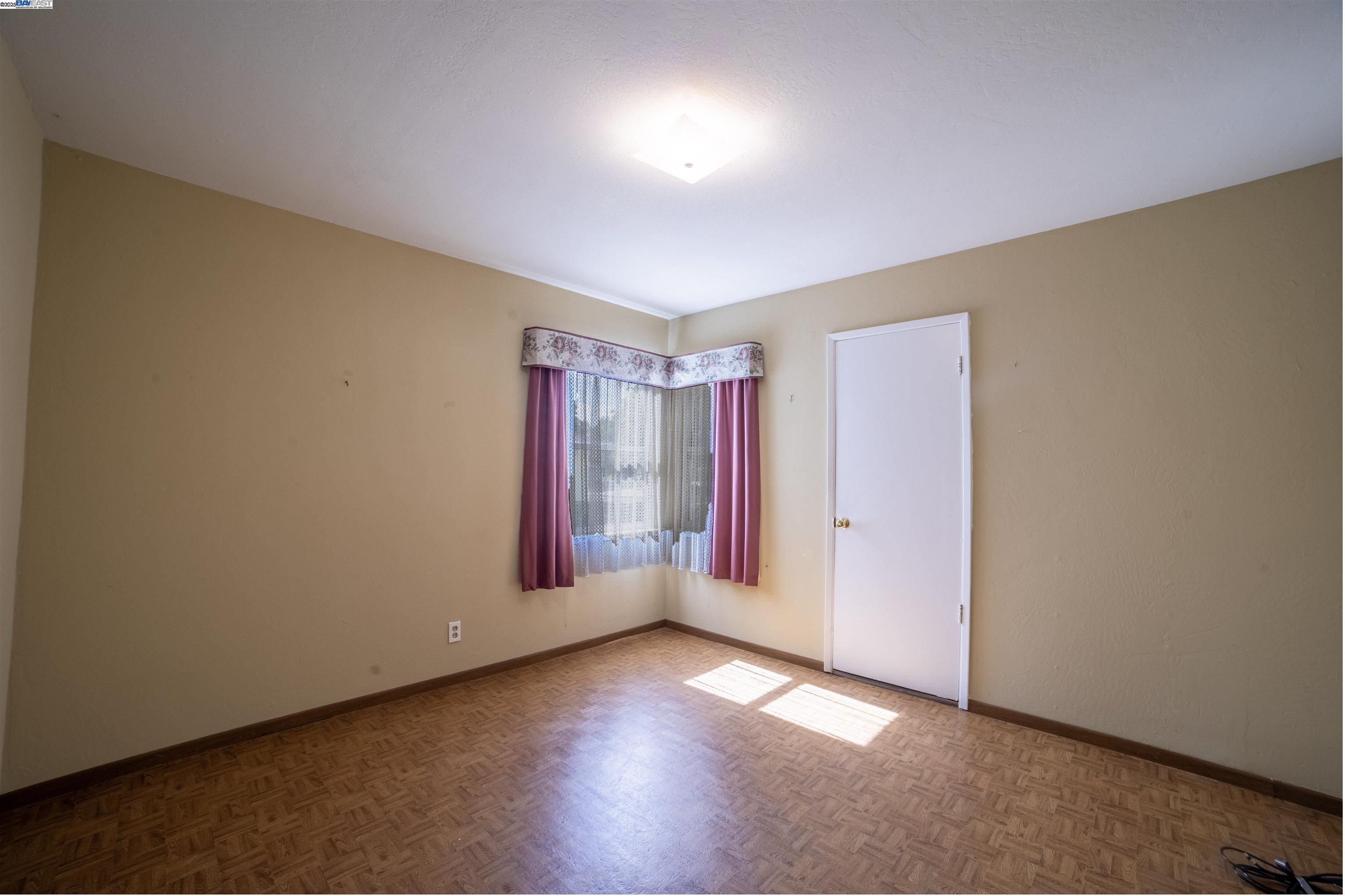 Detail Gallery Image 14 of 26 For 5083 Miramar, San Jose,  CA 95129 - 3 Beds | 2 Baths