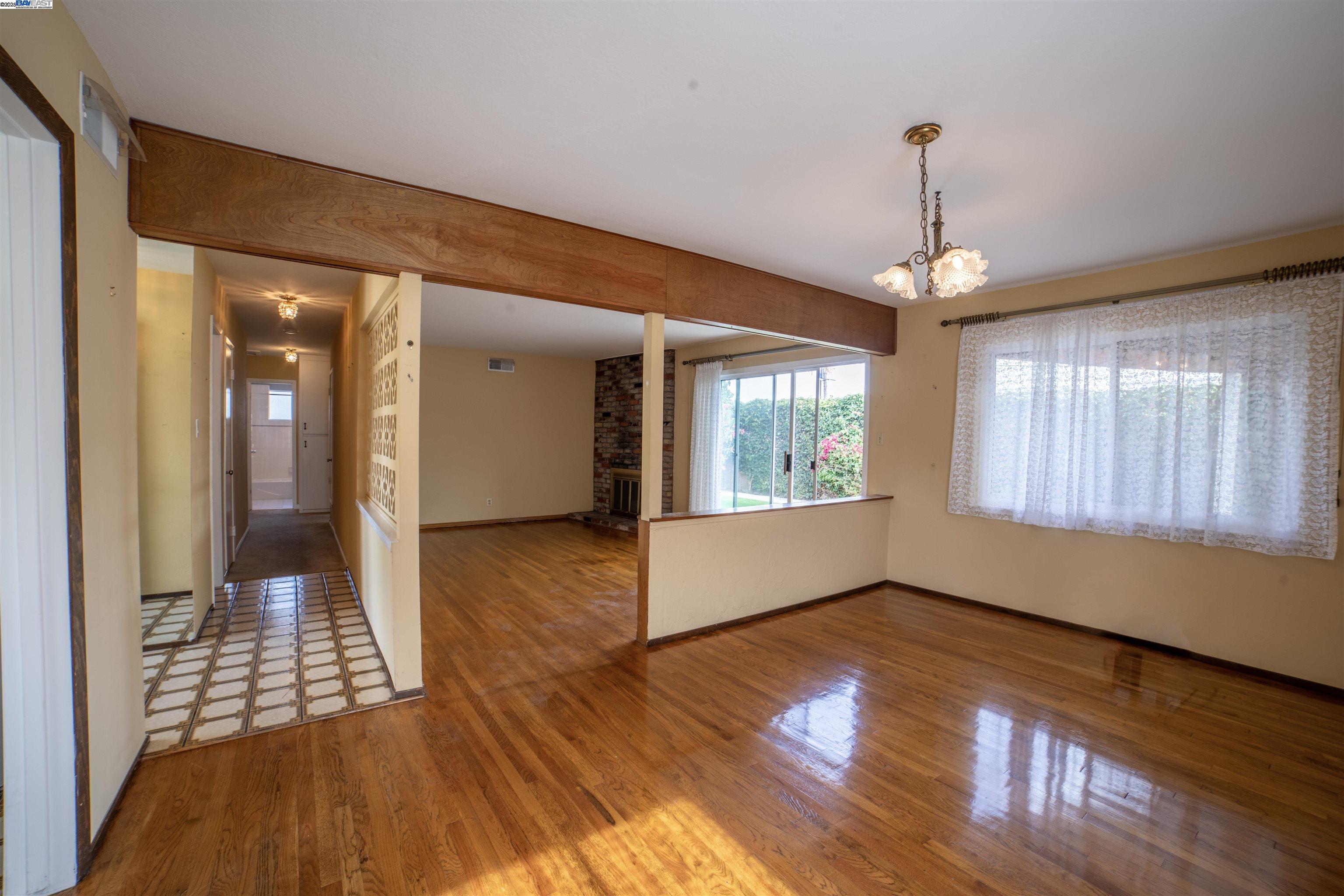 Detail Gallery Image 3 of 26 For 5083 Miramar, San Jose,  CA 95129 - 3 Beds | 2 Baths