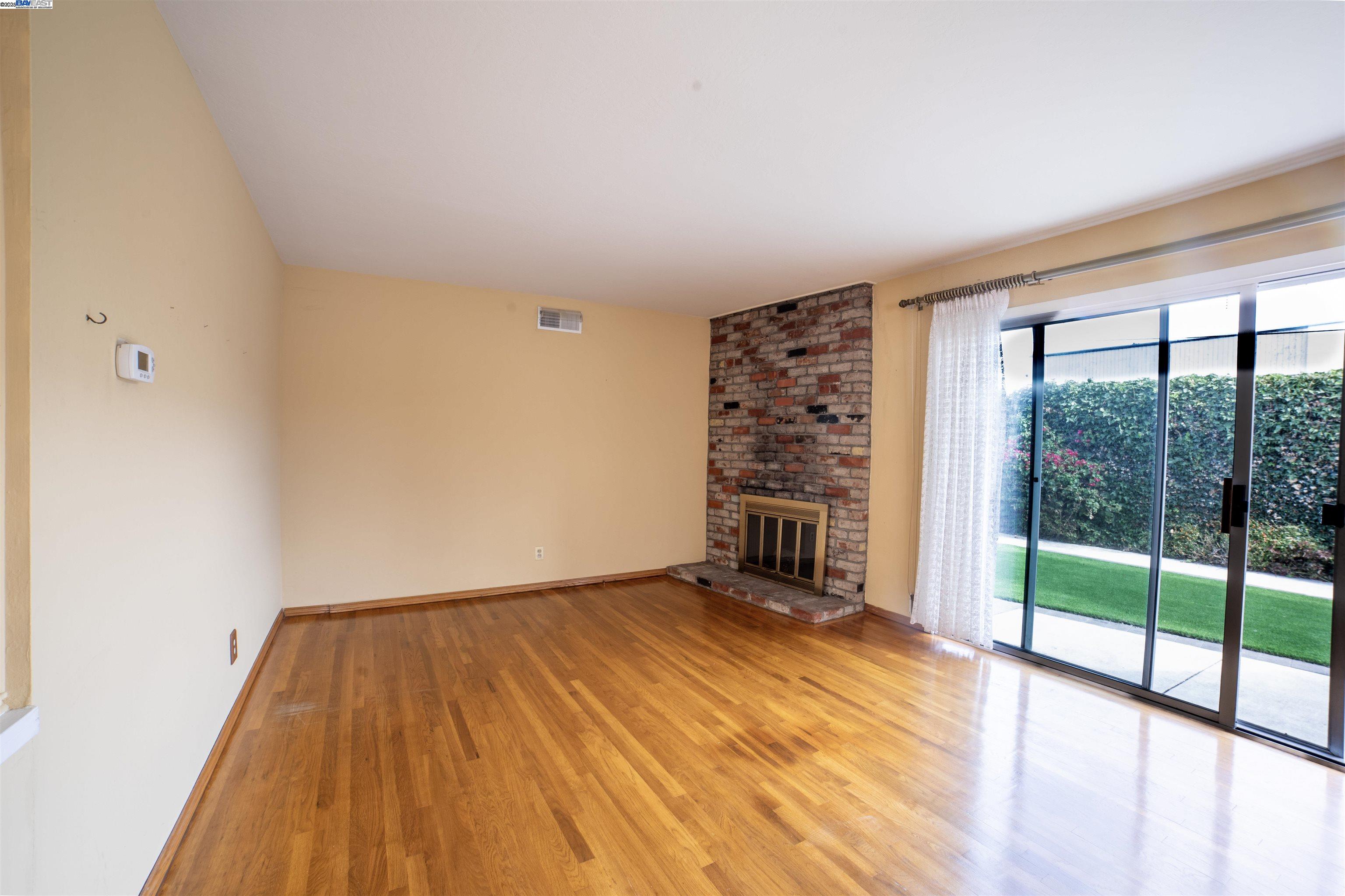 Detail Gallery Image 5 of 26 For 5083 Miramar, San Jose,  CA 95129 - 3 Beds | 2 Baths
