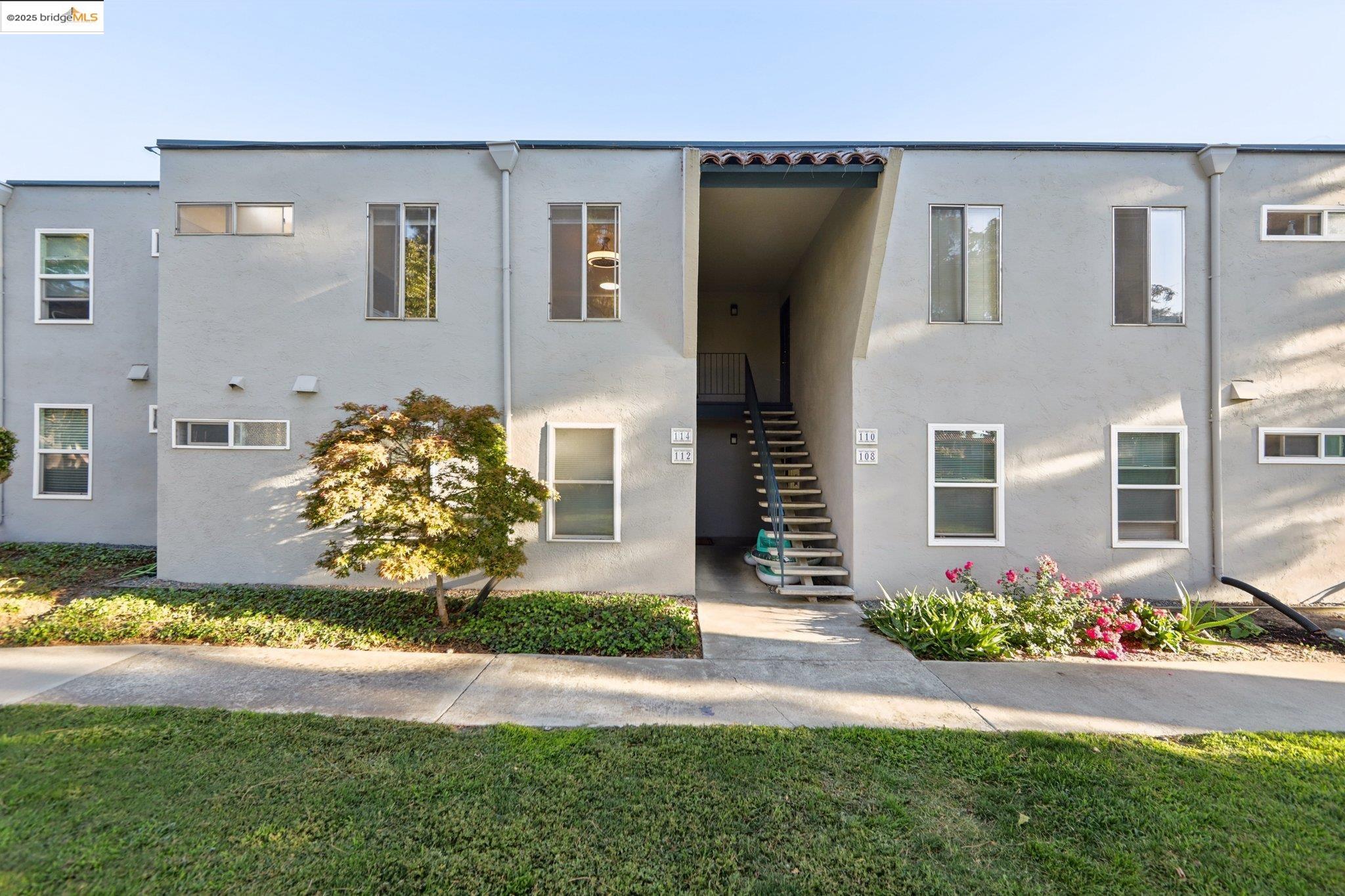 More Details about MLS # 41103778 : 1001 MURRIETTA # 114
