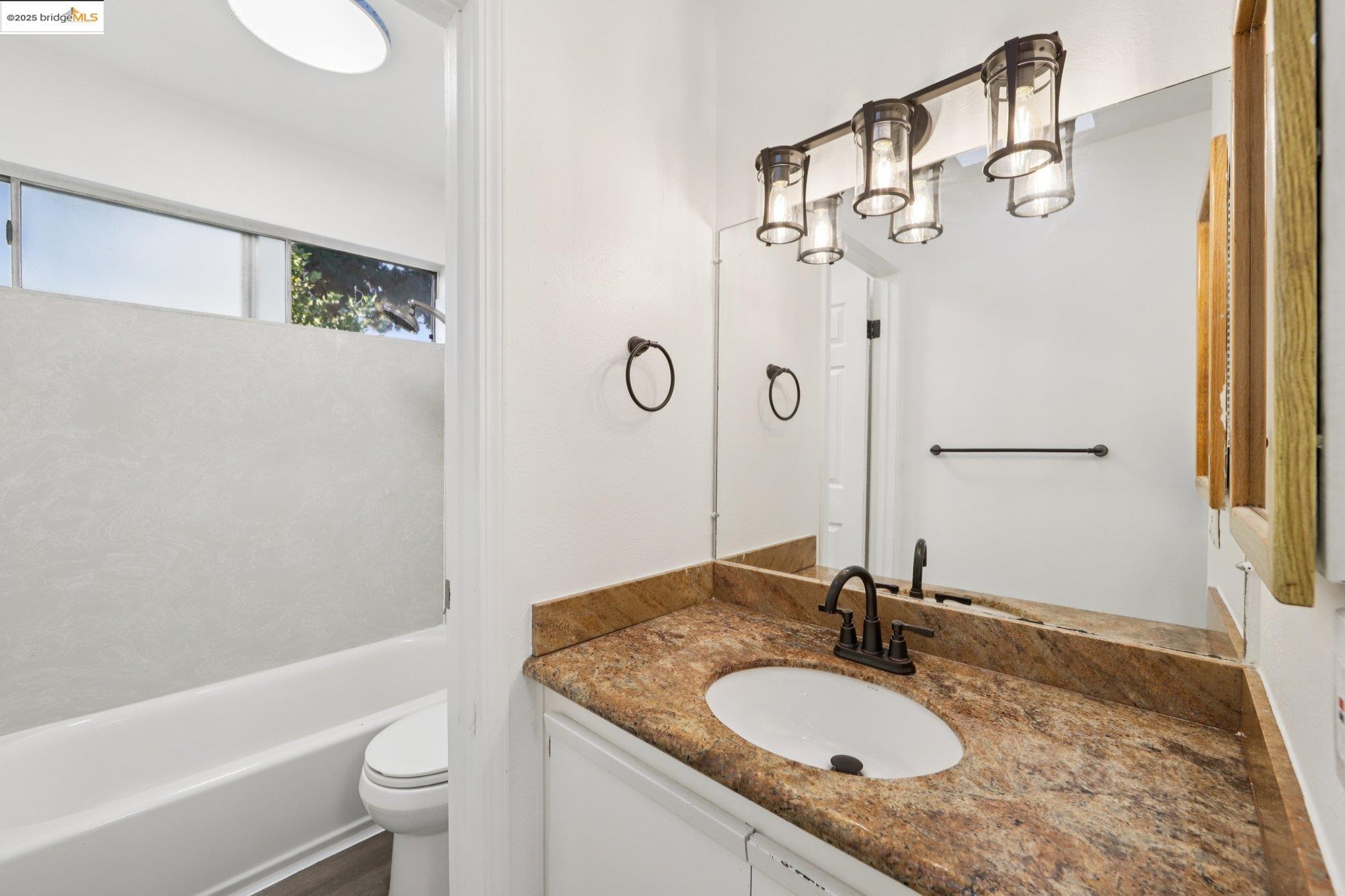 Photo #15: 41103778 Listing: Photo #15