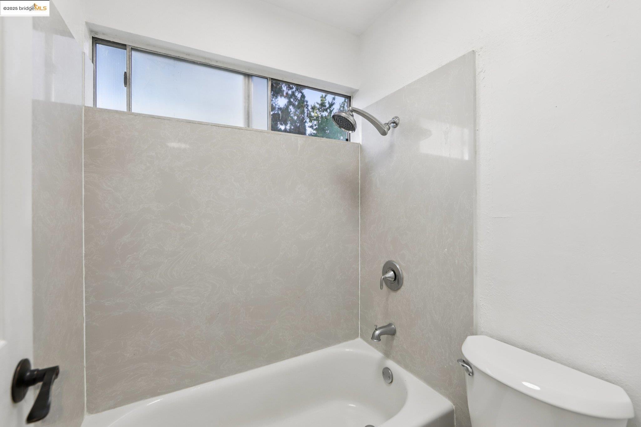 Photo #16: 41103778 Listing: Photo #16