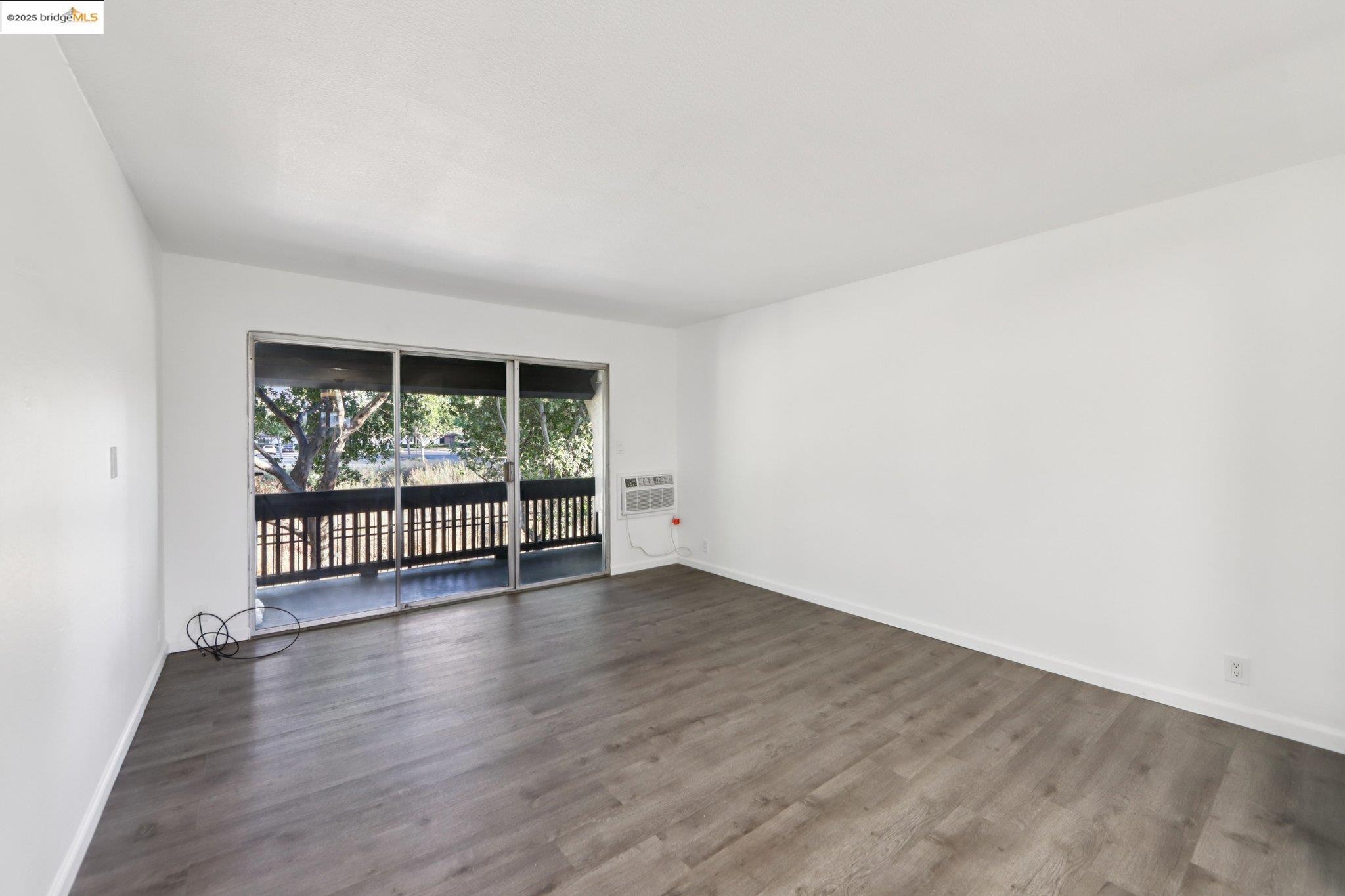 Photo #6: 41103778 Listing 
