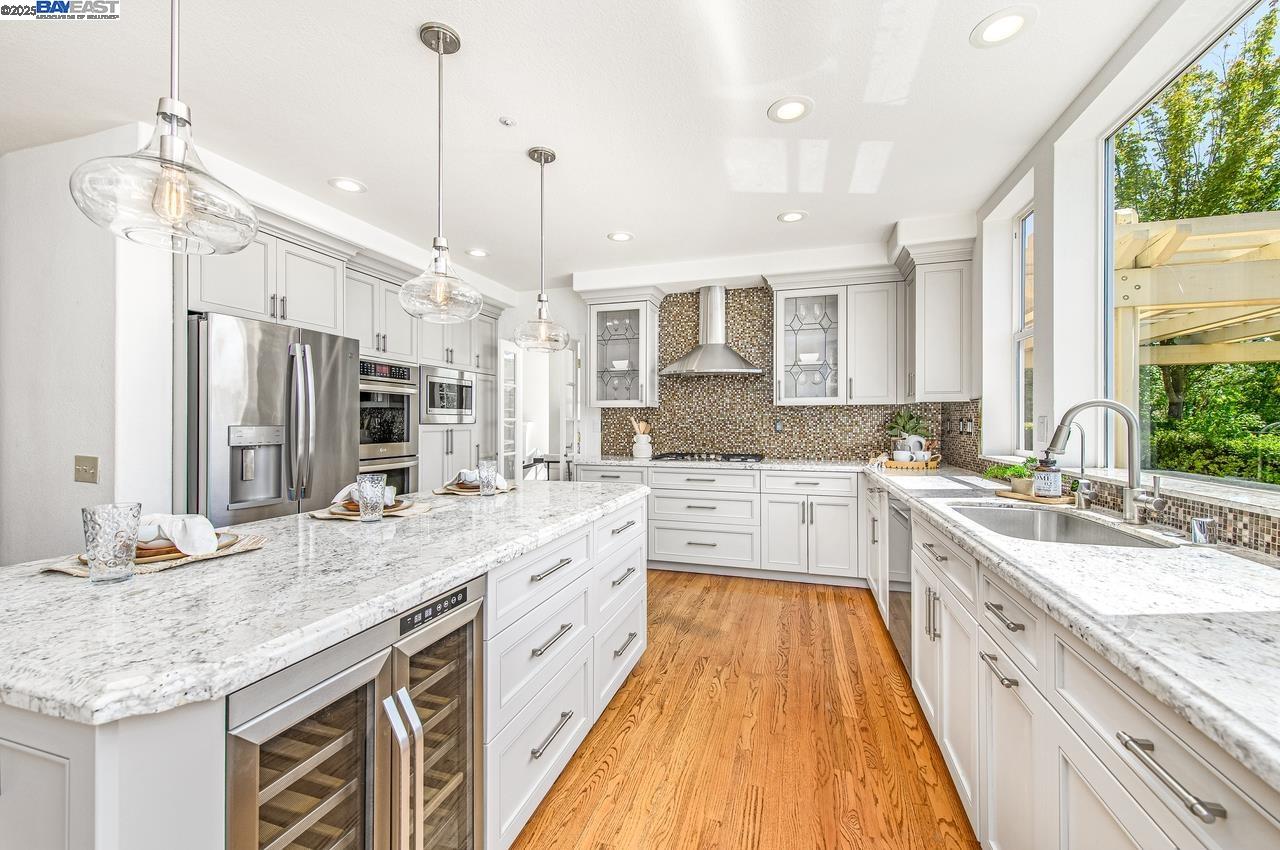Detail Gallery Image 18 of 60 For 3650 Locke Ct, Pleasanton,  CA 94566 - 5 Beds | 3/1 Baths