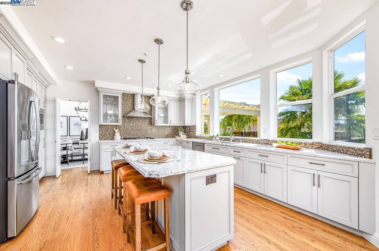 Detail Gallery Image 19 of 60 For 3650 Locke Ct, Pleasanton,  CA 94566 - 5 Beds | 3/1 Baths