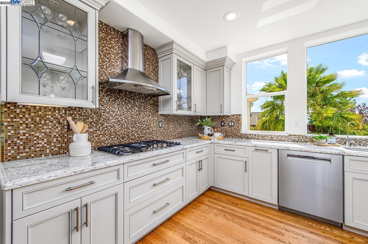 Detail Gallery Image 22 of 60 For 3650 Locke Ct, Pleasanton,  CA 94566 - 5 Beds | 3/1 Baths