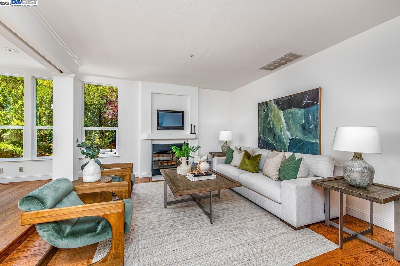 Detail Gallery Image 24 of 60 For 3650 Locke Ct, Pleasanton,  CA 94566 - 5 Beds | 3/1 Baths