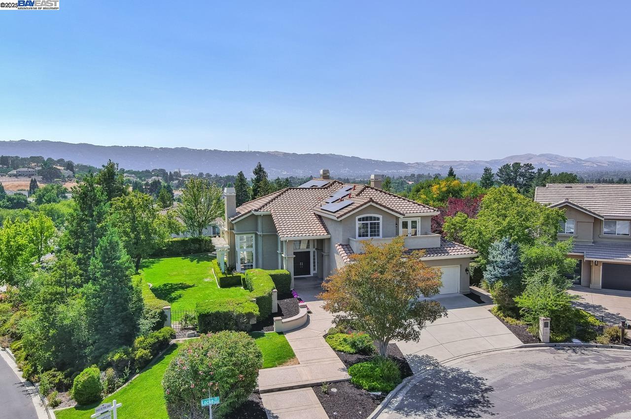 Detail Gallery Image 6 of 60 For 3650 Locke Ct, Pleasanton,  CA 94566 - 5 Beds | 3/1 Baths