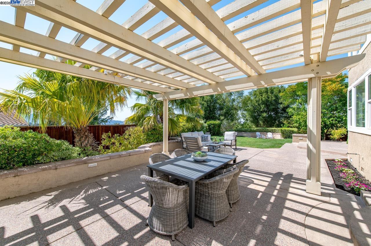 Detail Gallery Image 54 of 60 For 3650 Locke Ct, Pleasanton,  CA 94566 - 5 Beds | 3/1 Baths