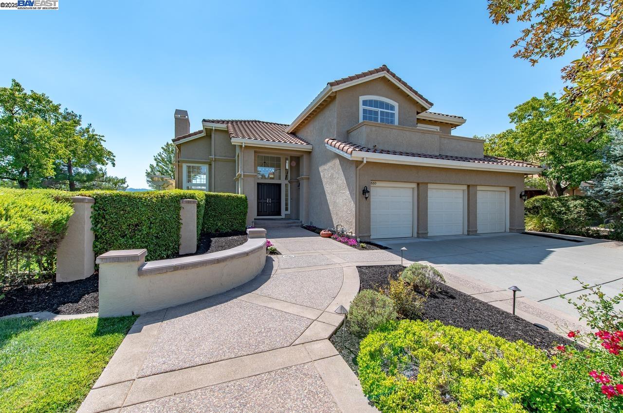 Detail Gallery Image 9 of 60 For 3650 Locke Ct, Pleasanton,  CA 94566 - 5 Beds | 3/1 Baths