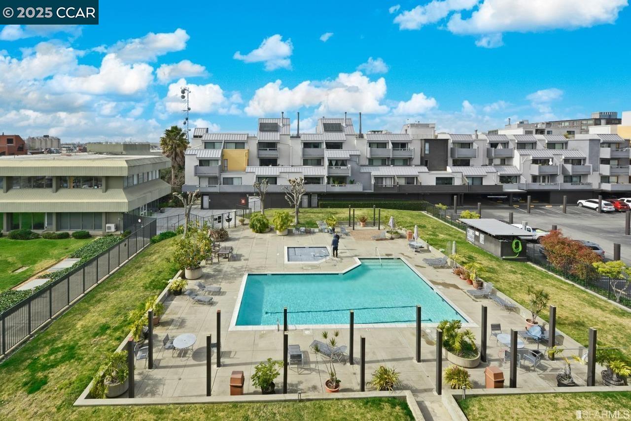 Detail Gallery Image 3 of 28 For 3 Embarcadero #233,  Oakland,  CA 94607 - 1 Beds | 1/1 Baths