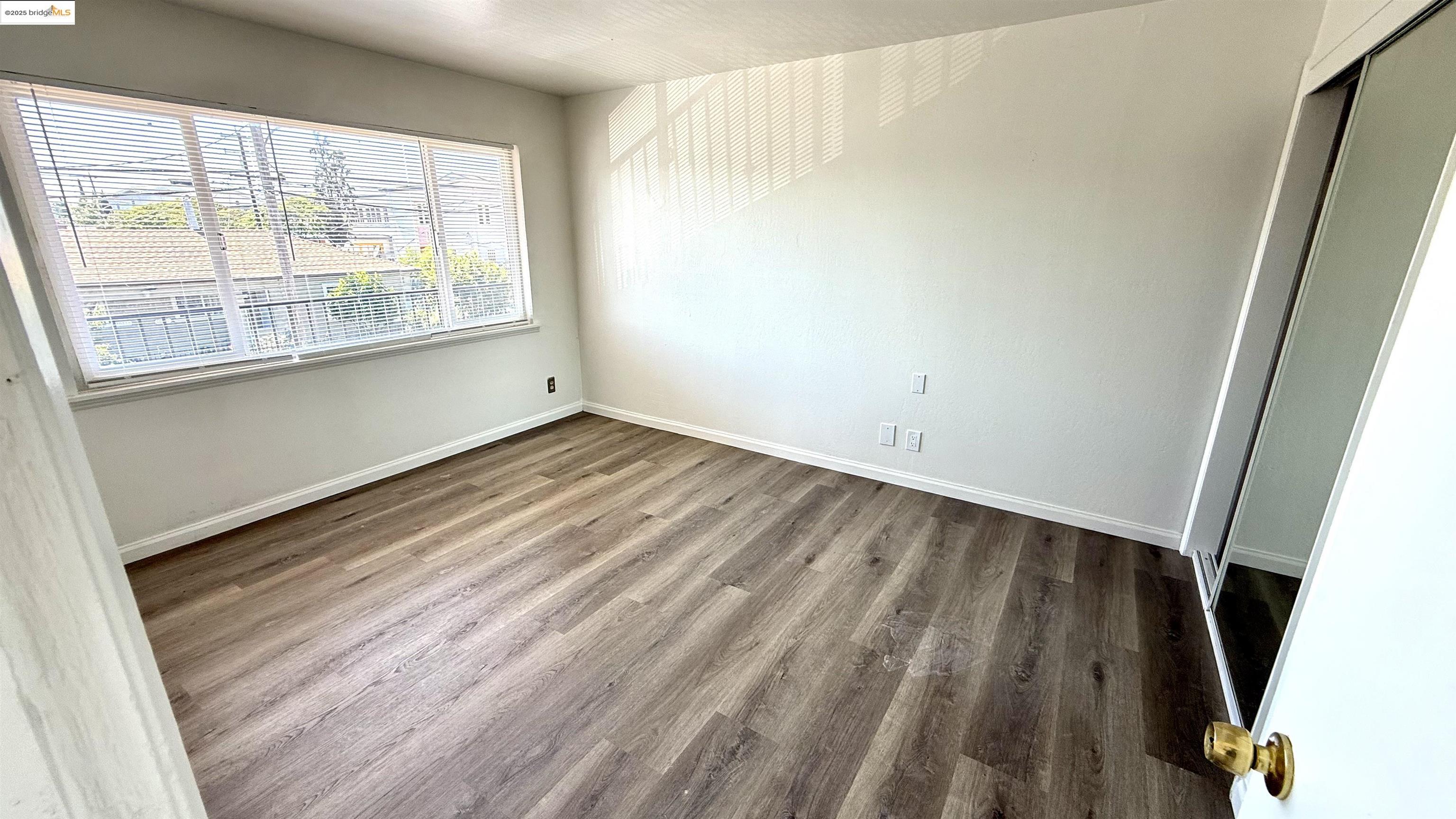 Detail Gallery Image 2 of 8 For 10100 Walnut #4,  Oakland,  CA 94603 - 2 Beds | 1 Baths