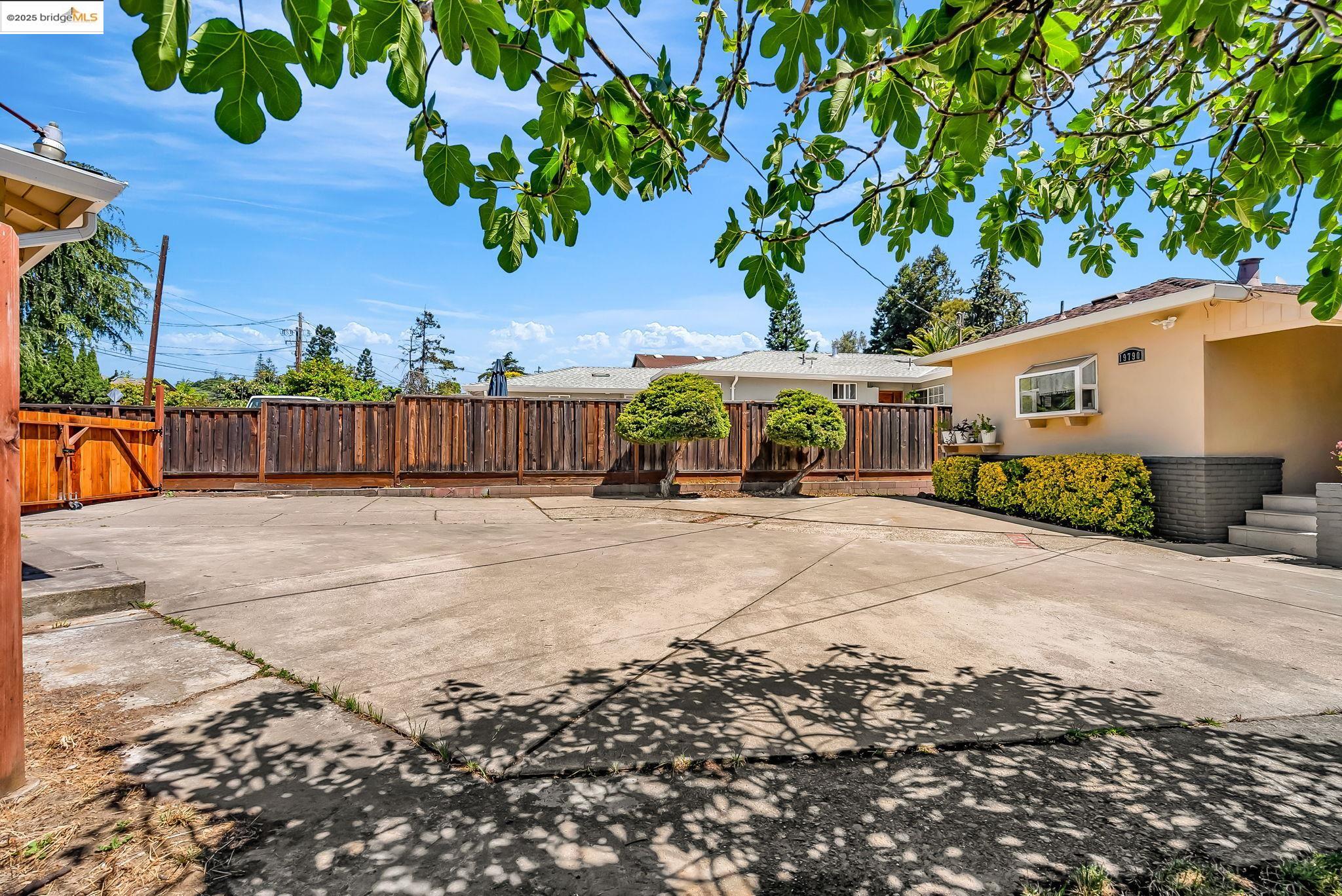 Detail Gallery Image 13 of 59 For 19792 Stanton Ave, Castro Valley,  CA 94546 - 3 Beds | 1/1 Baths