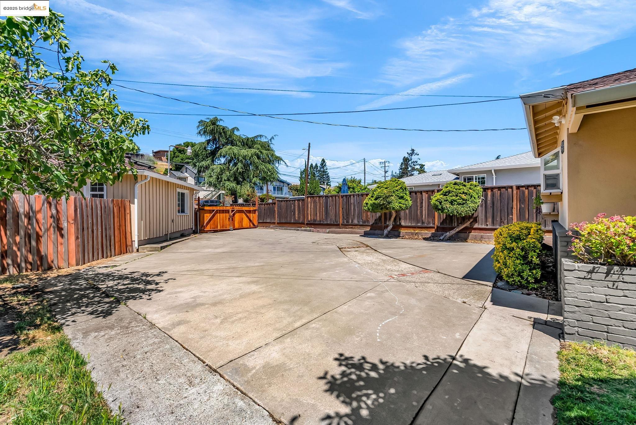 Detail Gallery Image 18 of 59 For 19792 Stanton Ave, Castro Valley,  CA 94546 - 3 Beds | 1/1 Baths