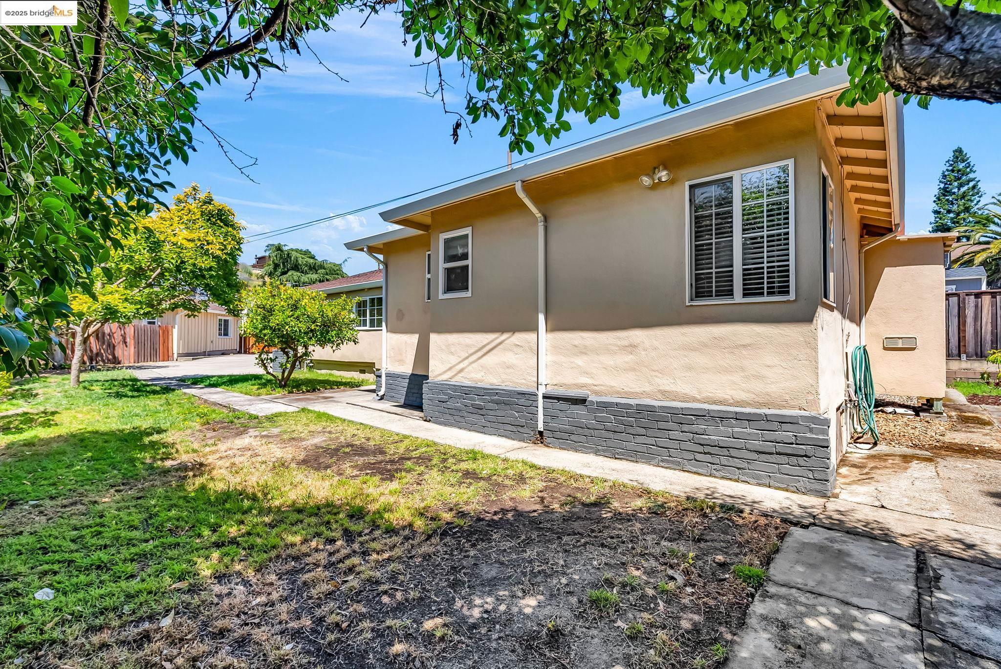 Detail Gallery Image 20 of 59 For 19792 Stanton Ave, Castro Valley,  CA 94546 - 3 Beds | 1/1 Baths