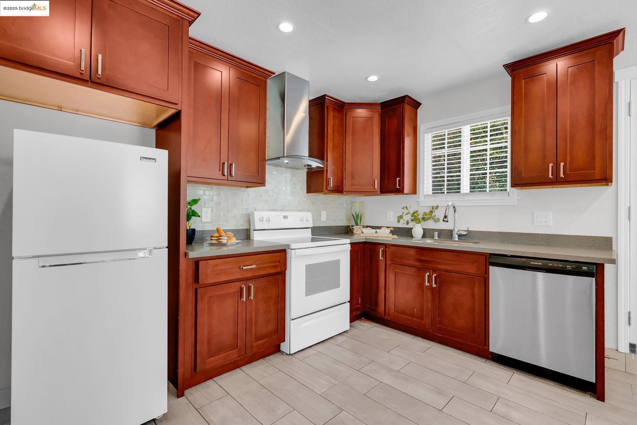 Detail Gallery Image 35 of 59 For 19792 Stanton Ave, Castro Valley,  CA 94546 - 3 Beds | 1/1 Baths