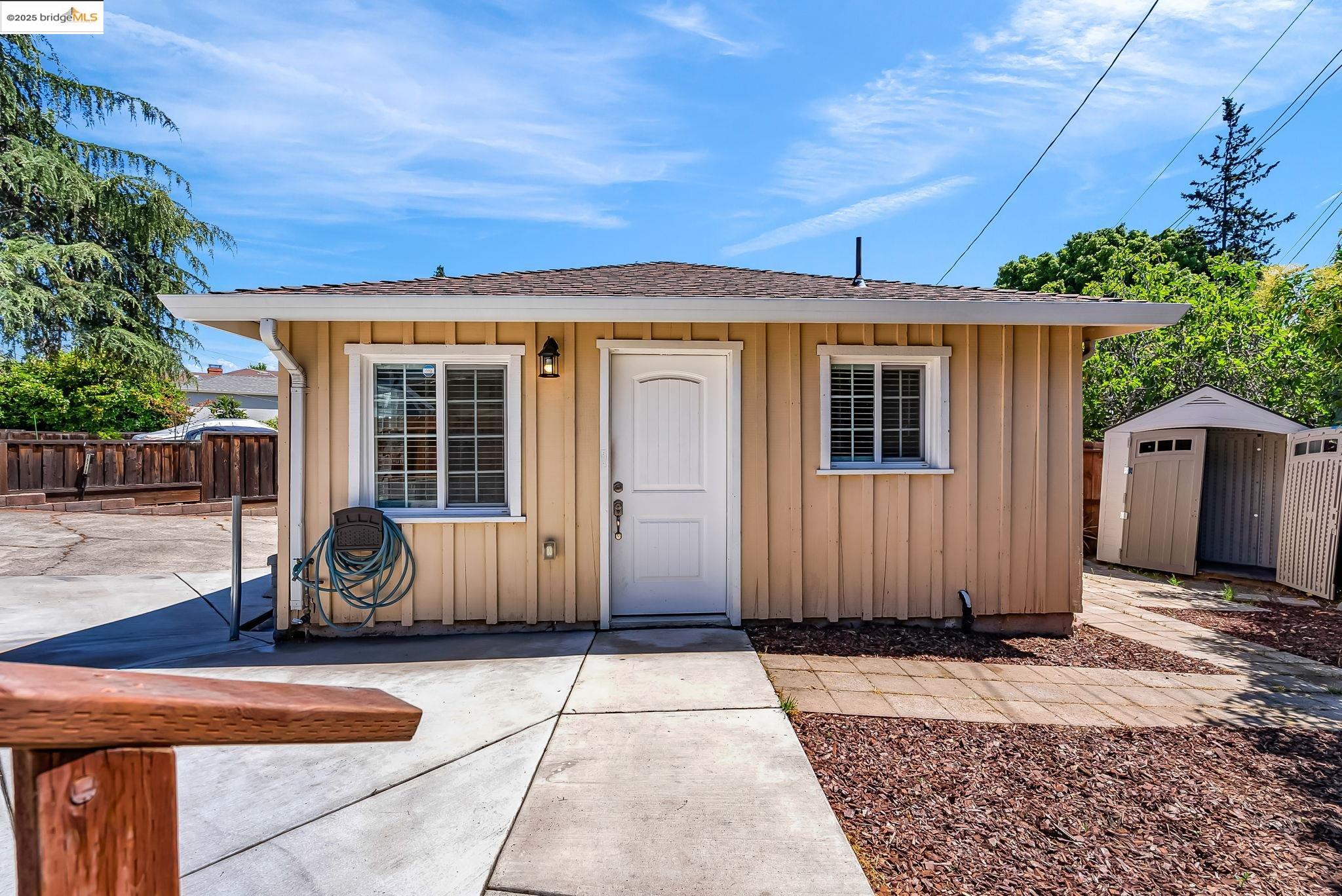 Detail Gallery Image 9 of 59 For 19792 Stanton Ave, Castro Valley,  CA 94546 - 3 Beds | 1/1 Baths
