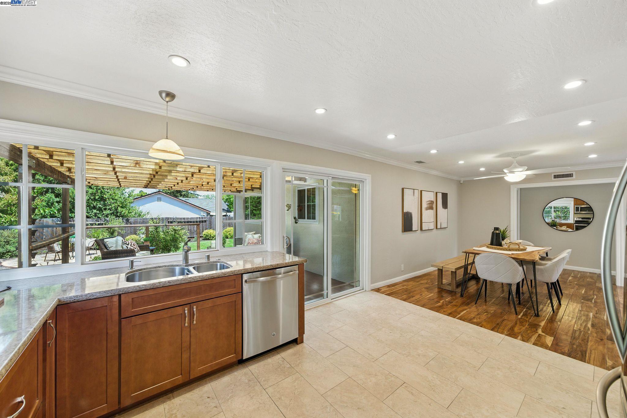 Detail Gallery Image 9 of 37 For 2852 Biddleford Dr, San Ramon,  CA 94583 - 4 Beds | 2 Baths