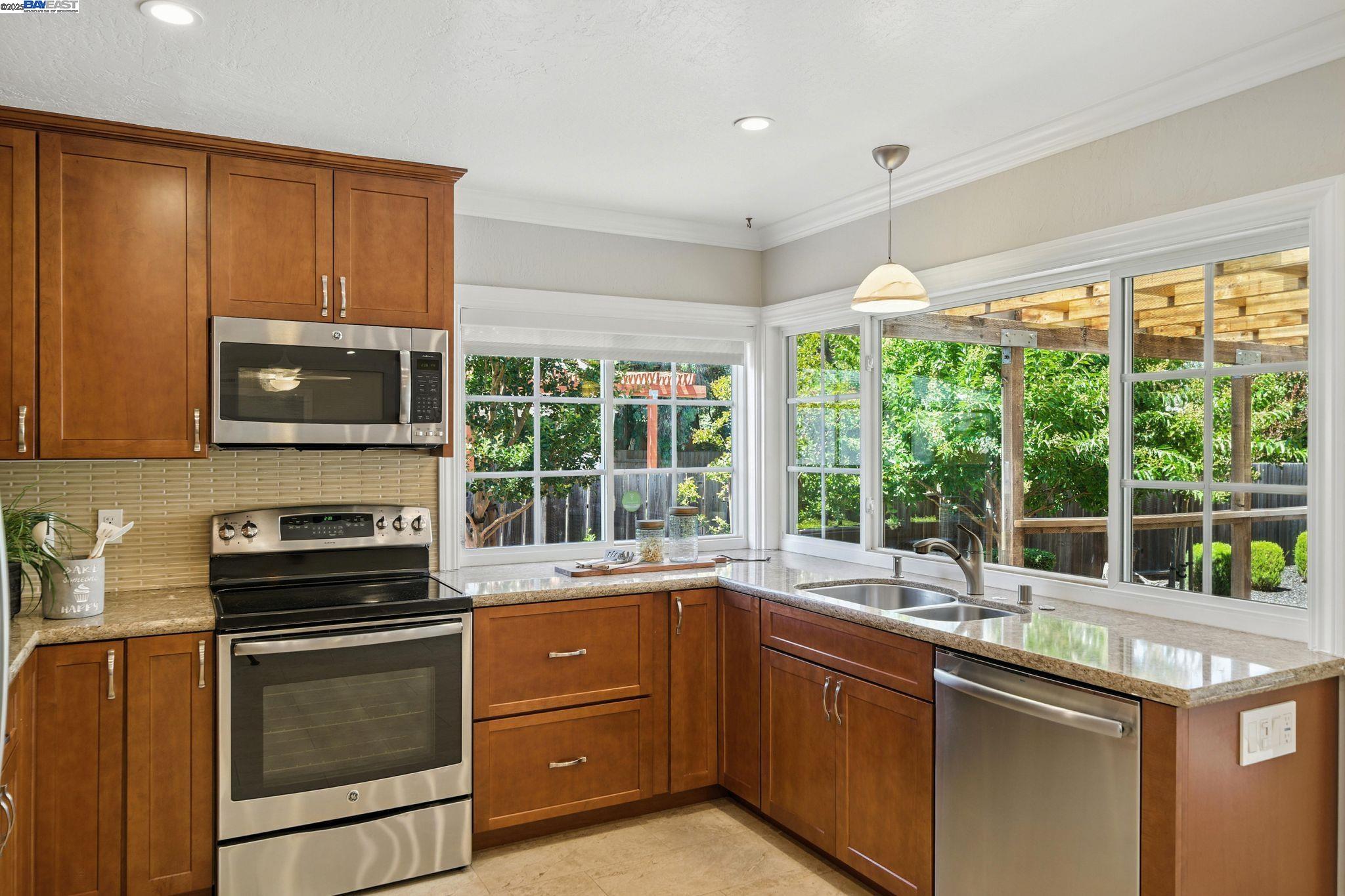 Detail Gallery Image 10 of 37 For 2852 Biddleford Dr, San Ramon,  CA 94583 - 4 Beds | 2 Baths