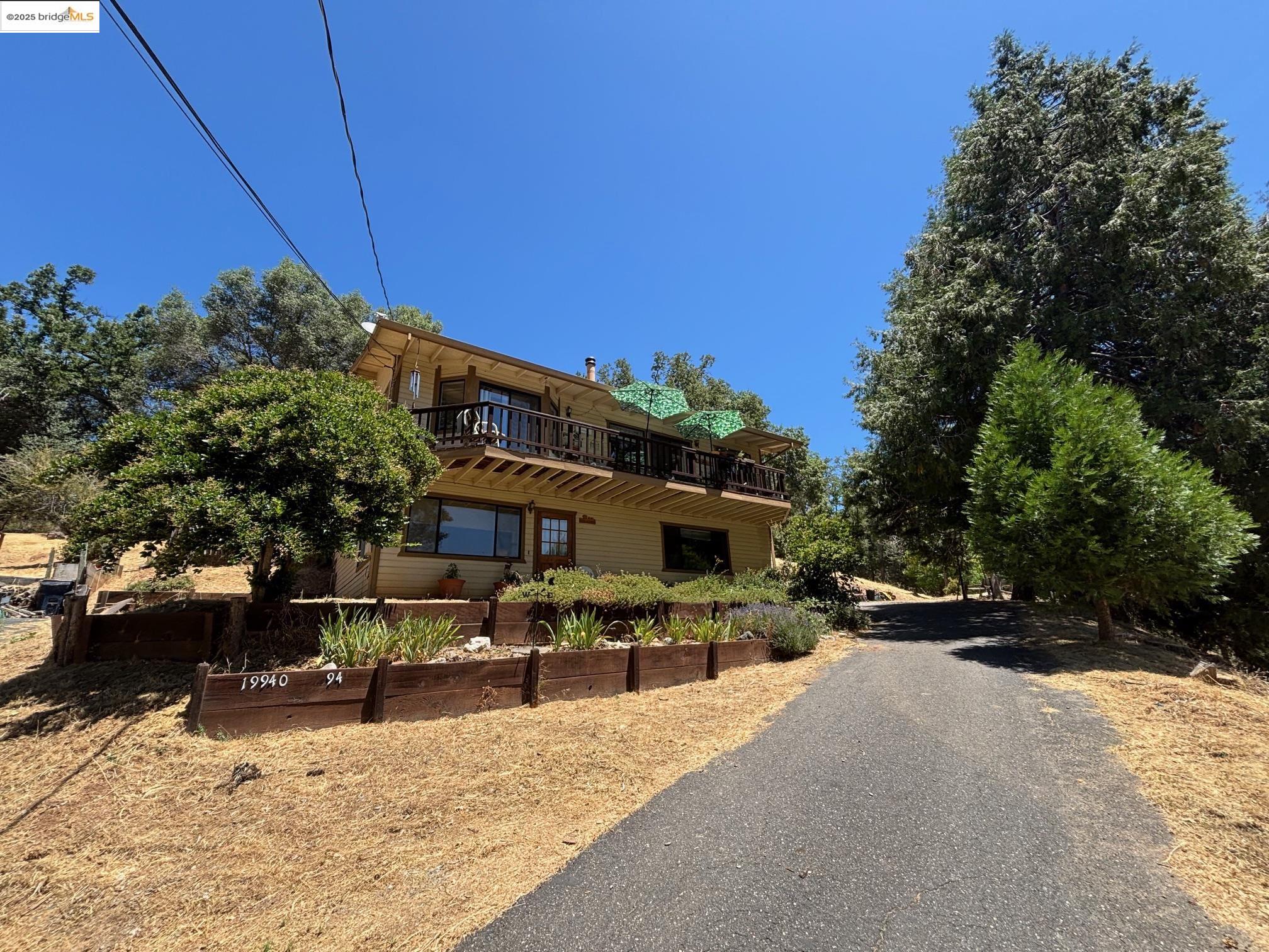 Detail Gallery Image 2 of 33 For 19940 Deerbrush Ct., Groveland,  CA 95321-9414 - 3 Beds | 2 Baths