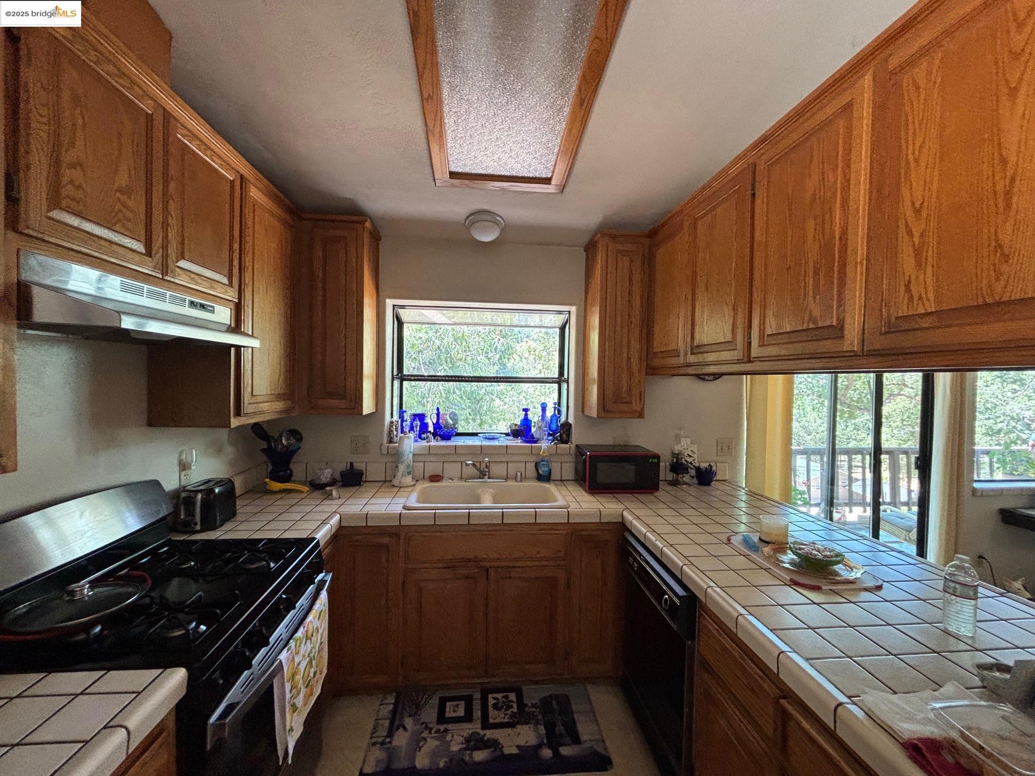Detail Gallery Image 5 of 33 For 19940 Deerbrush Ct., Groveland,  CA 95321-9414 - 3 Beds | 2 Baths