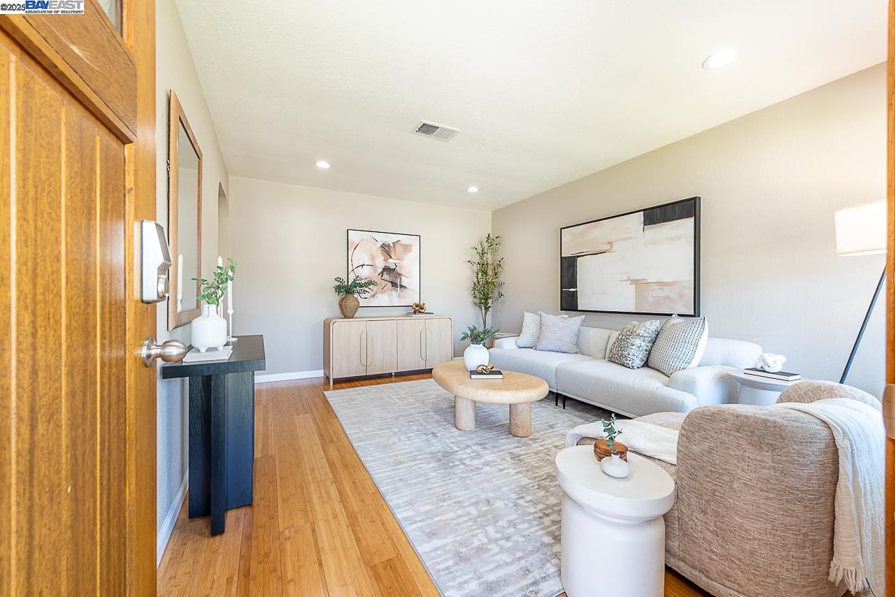 Detail Gallery Image 8 of 57 For 4732 Loretta Way, Union City,  CA 94587 - 3 Beds | 2 Baths