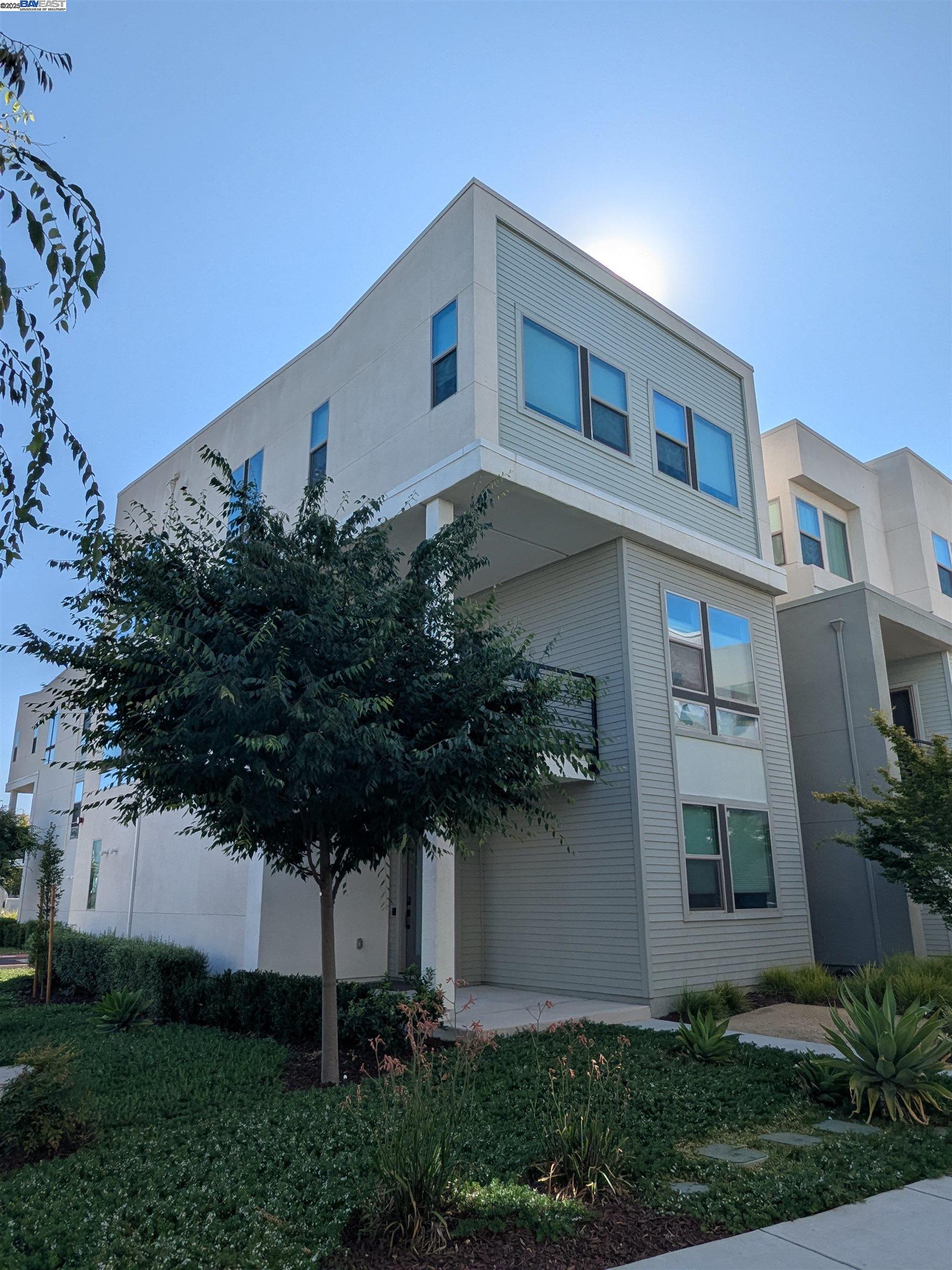 Detail Gallery Image 1 of 1 For 5840 Virtual Ln, San Jose,  CA 95119 - 4 Beds | 3/1 Baths