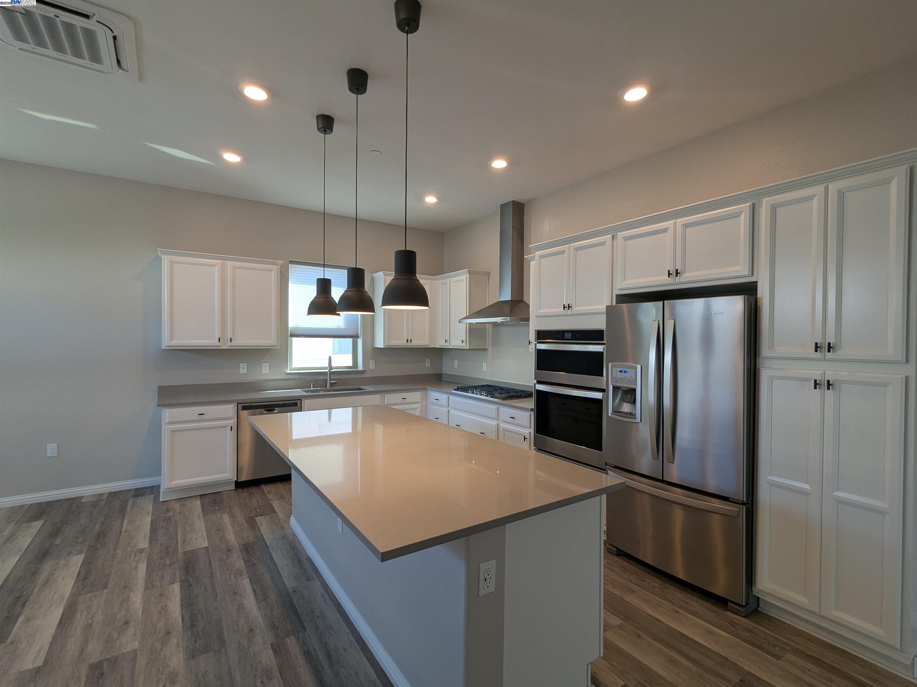 Detail Gallery Image 9 of 43 For 5840 Virtual Ln, San Jose,  CA 95119 - 4 Beds | 3/1 Baths