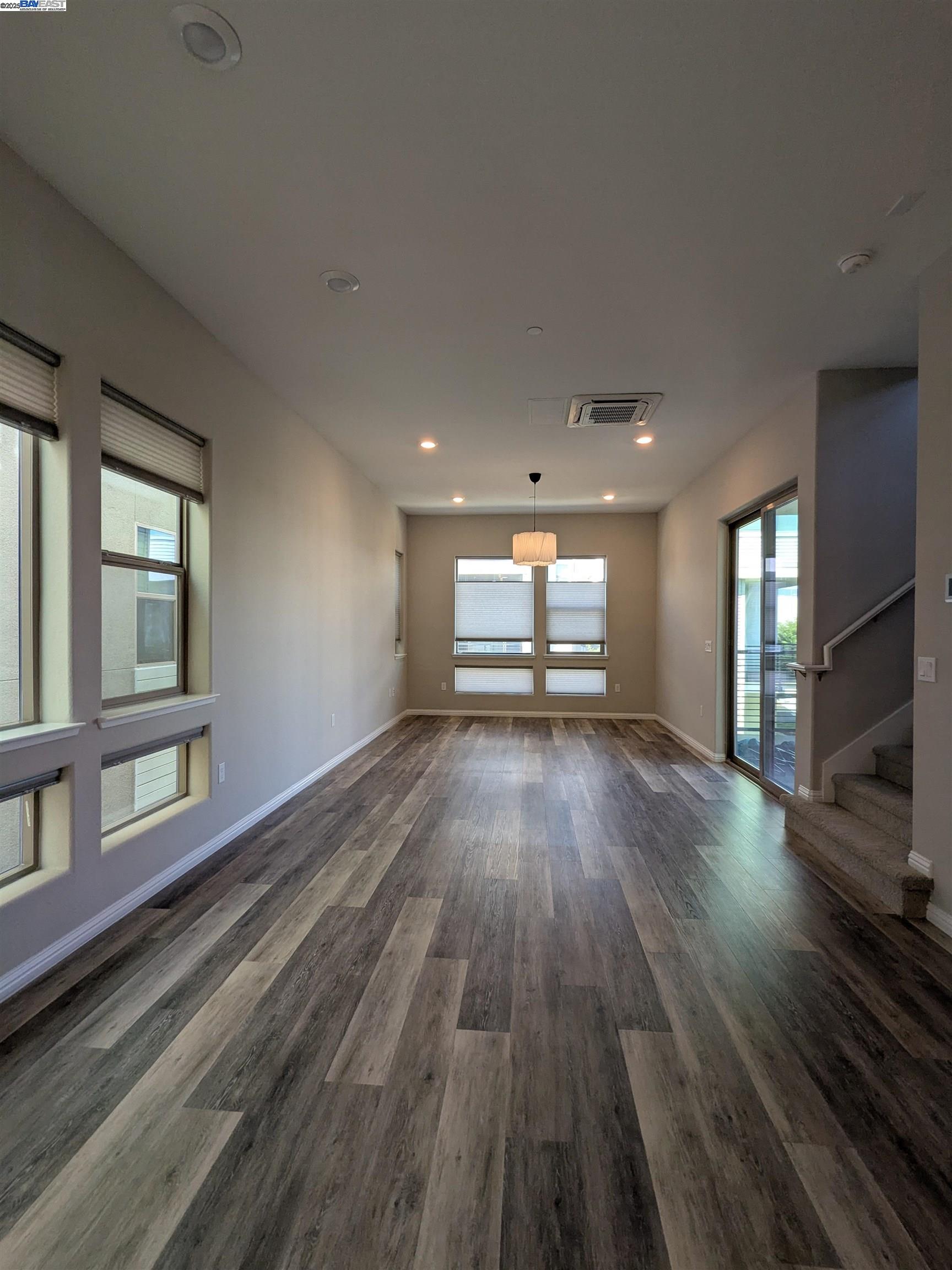 Detail Gallery Image 12 of 43 For 5840 Virtual Ln, San Jose,  CA 95119 - 4 Beds | 3/1 Baths