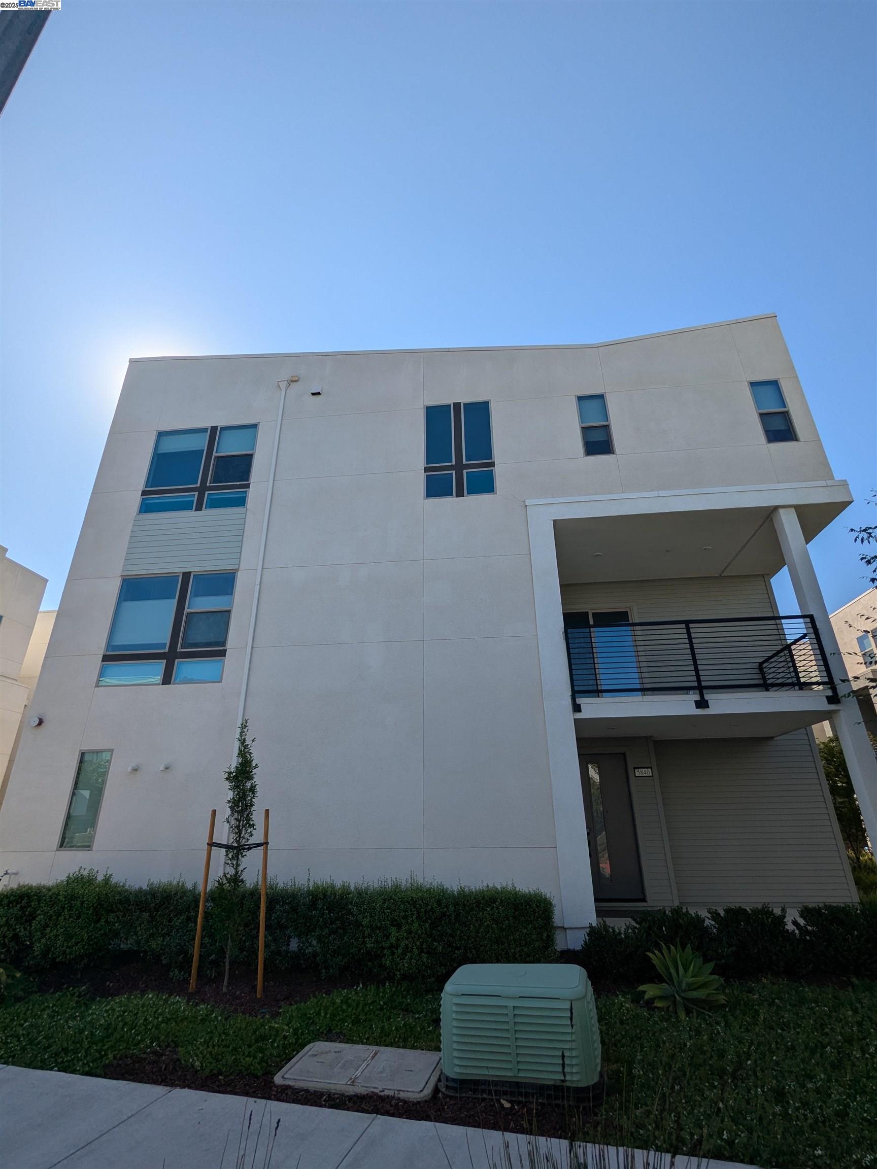 Detail Gallery Image 3 of 43 For 5840 Virtual Ln, San Jose,  CA 95119 - 4 Beds | 3/1 Baths