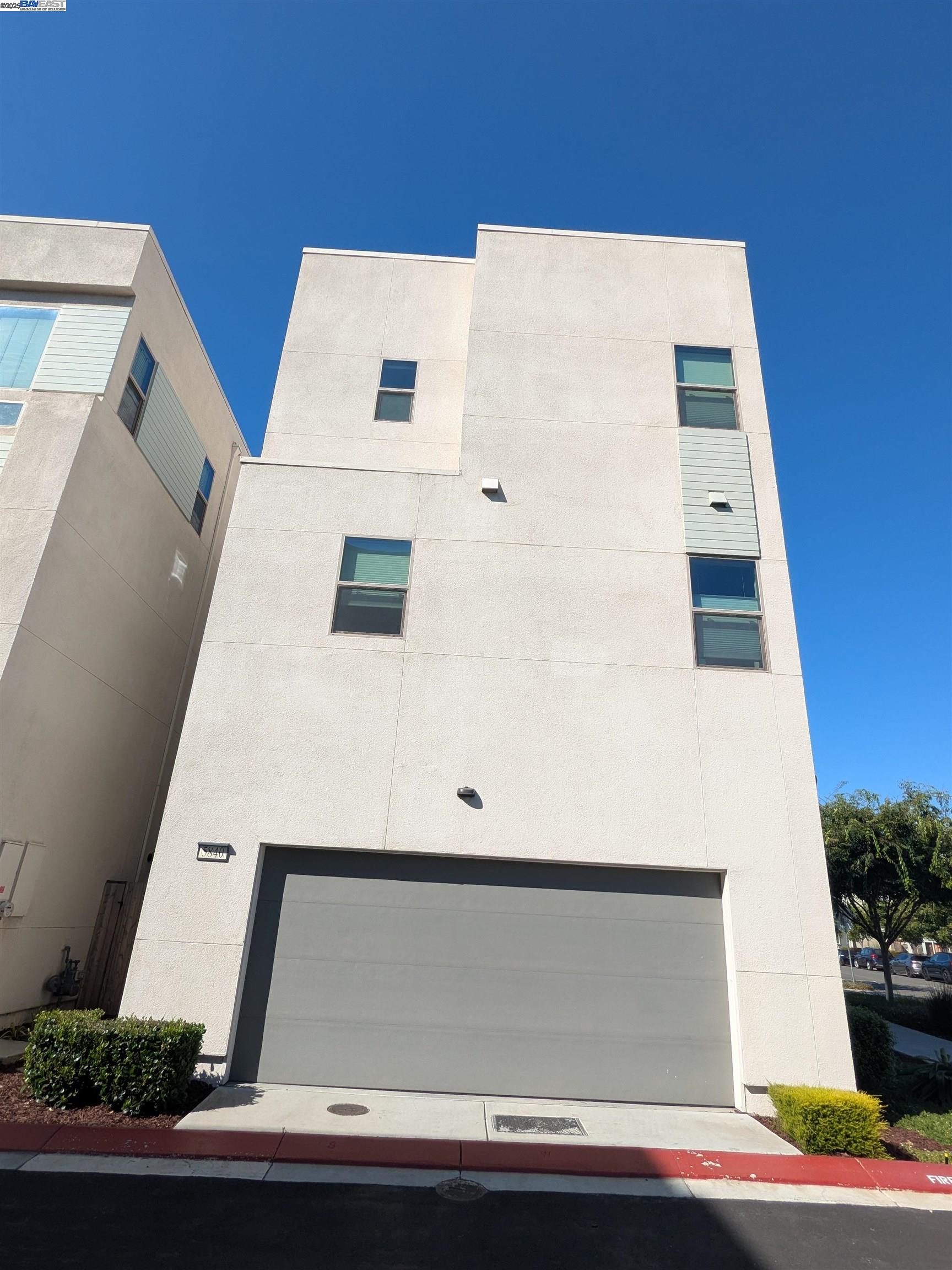 Detail Gallery Image 4 of 43 For 5840 Virtual Ln, San Jose,  CA 95119 - 4 Beds | 3/1 Baths