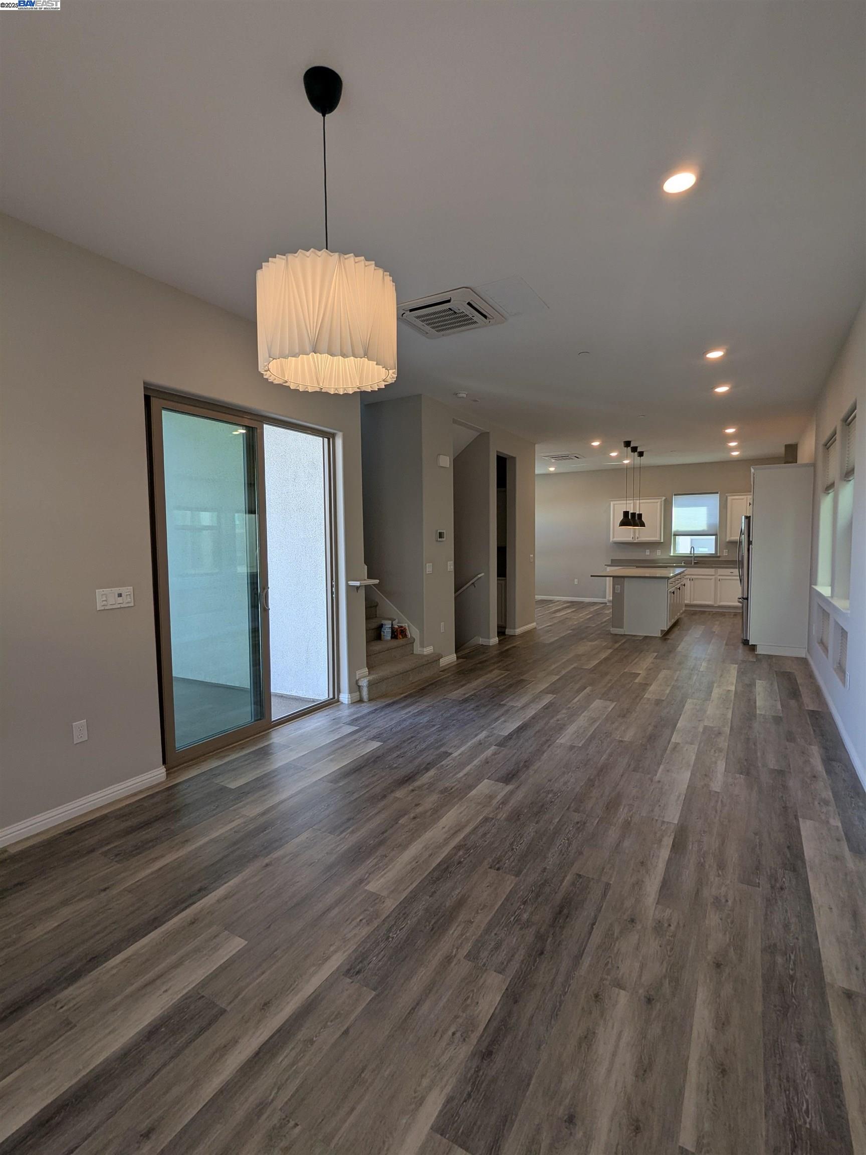 Detail Gallery Image 5 of 43 For 5840 Virtual Ln, San Jose,  CA 95119 - 4 Beds | 3/1 Baths