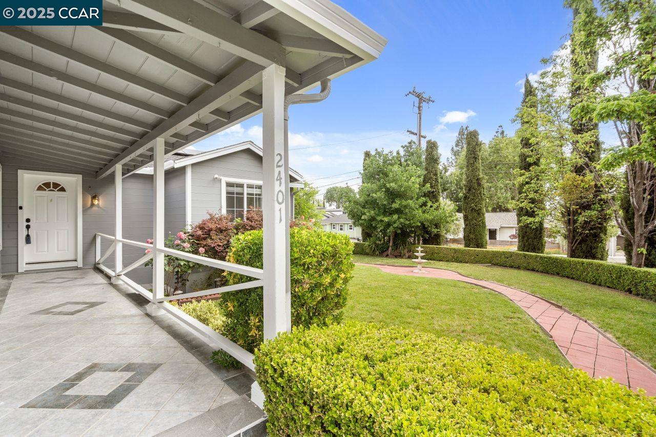 Detail Gallery Image 13 of 48 For 2401 Casa Way, Walnut Creek,  CA 94597 - 4 Beds | 3 Baths