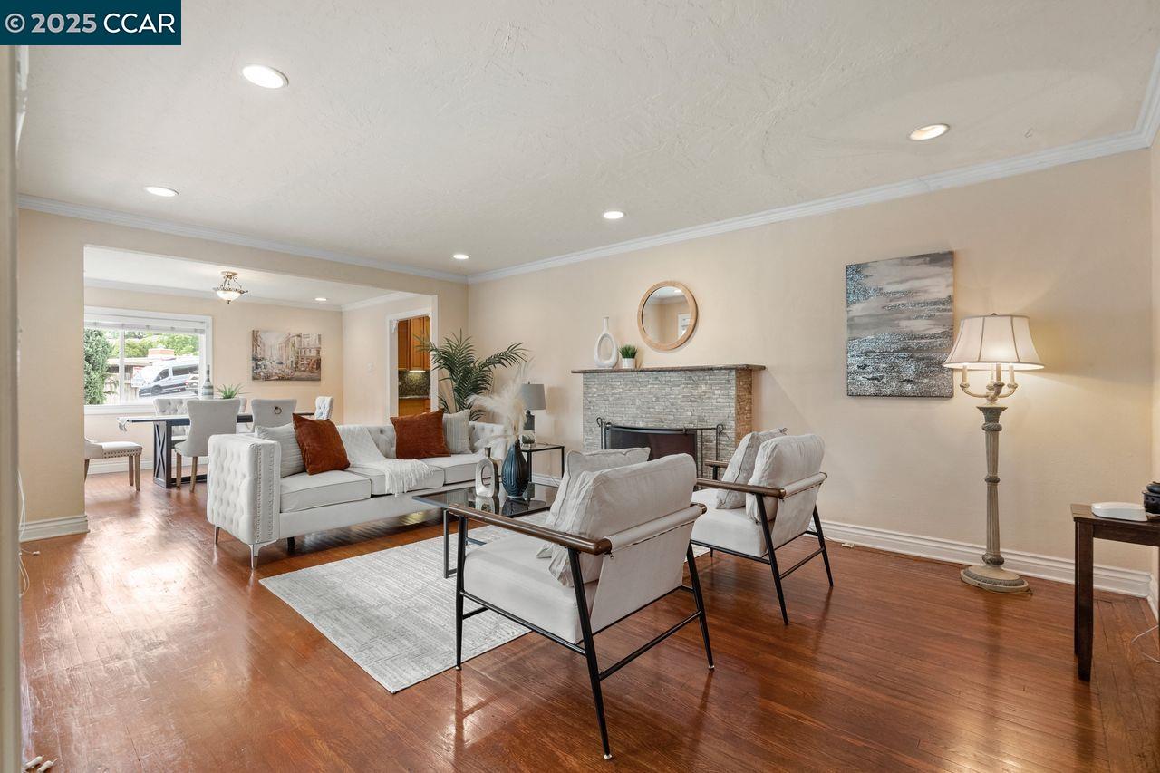 Detail Gallery Image 14 of 48 For 2401 Casa Way, Walnut Creek,  CA 94597 - 4 Beds | 3 Baths