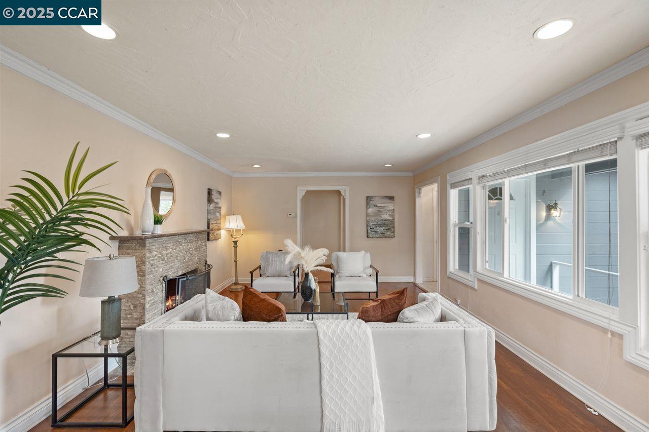 Detail Gallery Image 15 of 48 For 2401 Casa Way, Walnut Creek,  CA 94597 - 4 Beds | 3 Baths