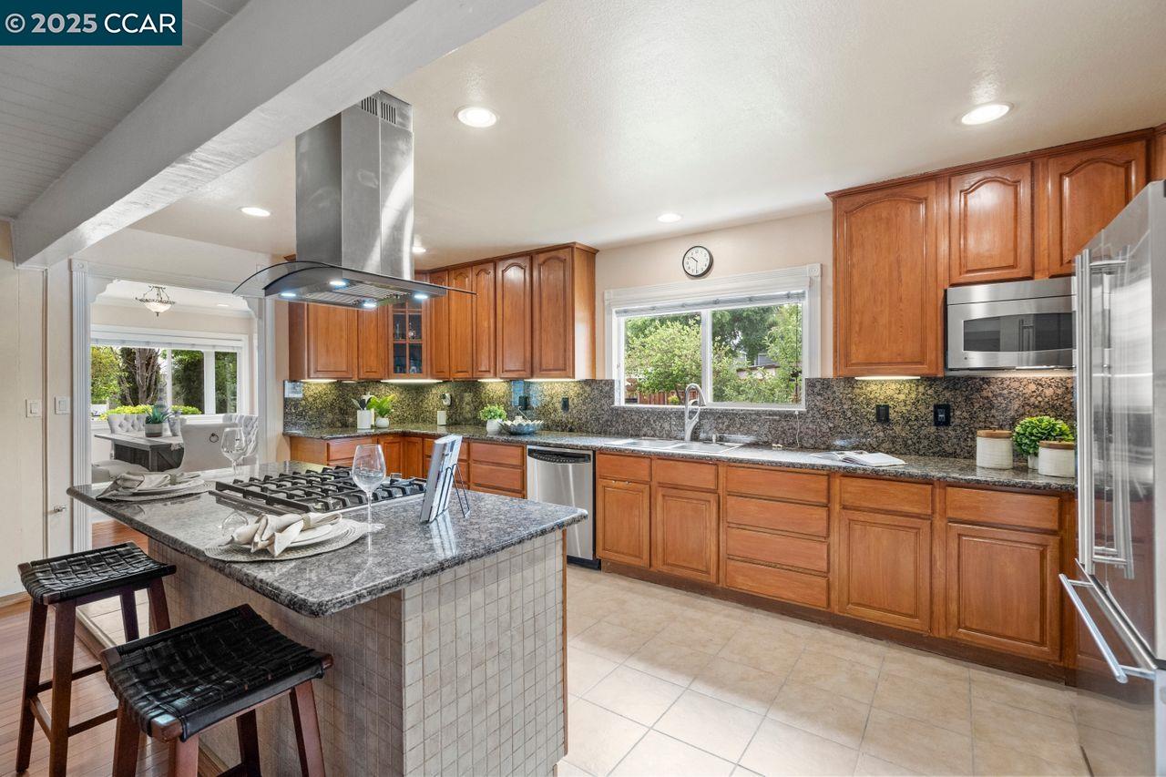 Detail Gallery Image 18 of 48 For 2401 Casa Way, Walnut Creek,  CA 94597 - 4 Beds | 3 Baths