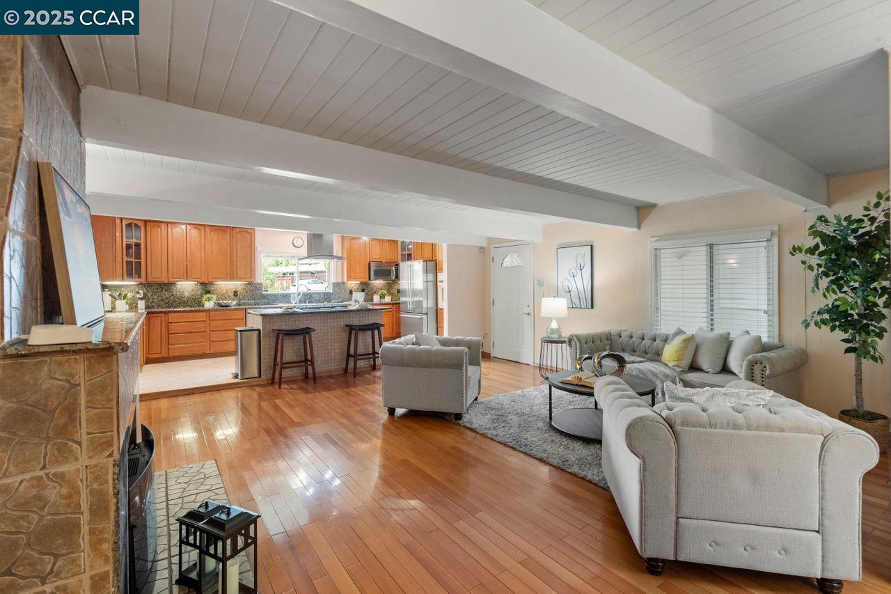 Detail Gallery Image 22 of 48 For 2401 Casa Way, Walnut Creek,  CA 94597 - 4 Beds | 3 Baths