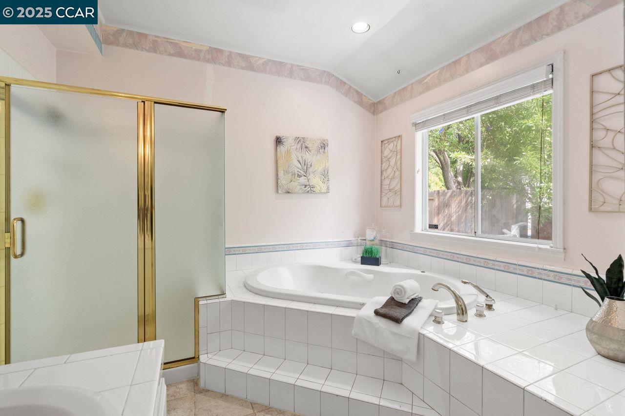 Detail Gallery Image 31 of 48 For 2401 Casa Way, Walnut Creek,  CA 94597 - 4 Beds | 3 Baths