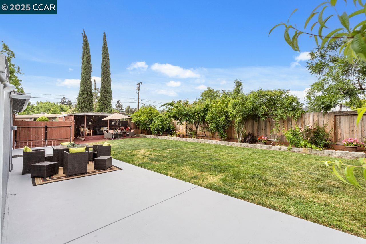 Detail Gallery Image 37 of 48 For 2401 Casa Way, Walnut Creek,  CA 94597 - 4 Beds | 3 Baths