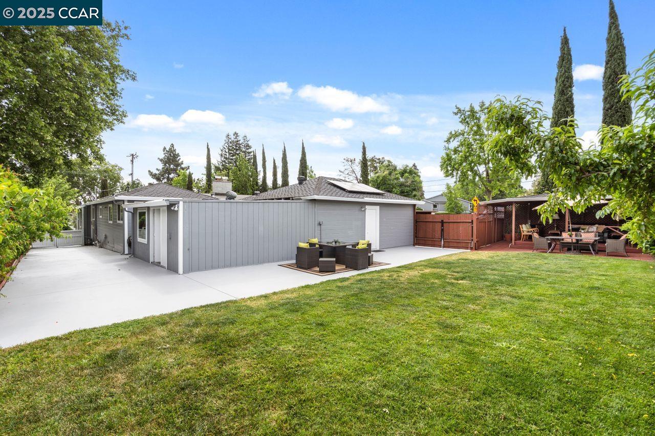 Detail Gallery Image 8 of 48 For 2401 Casa Way, Walnut Creek,  CA 94597 - 4 Beds | 3 Baths